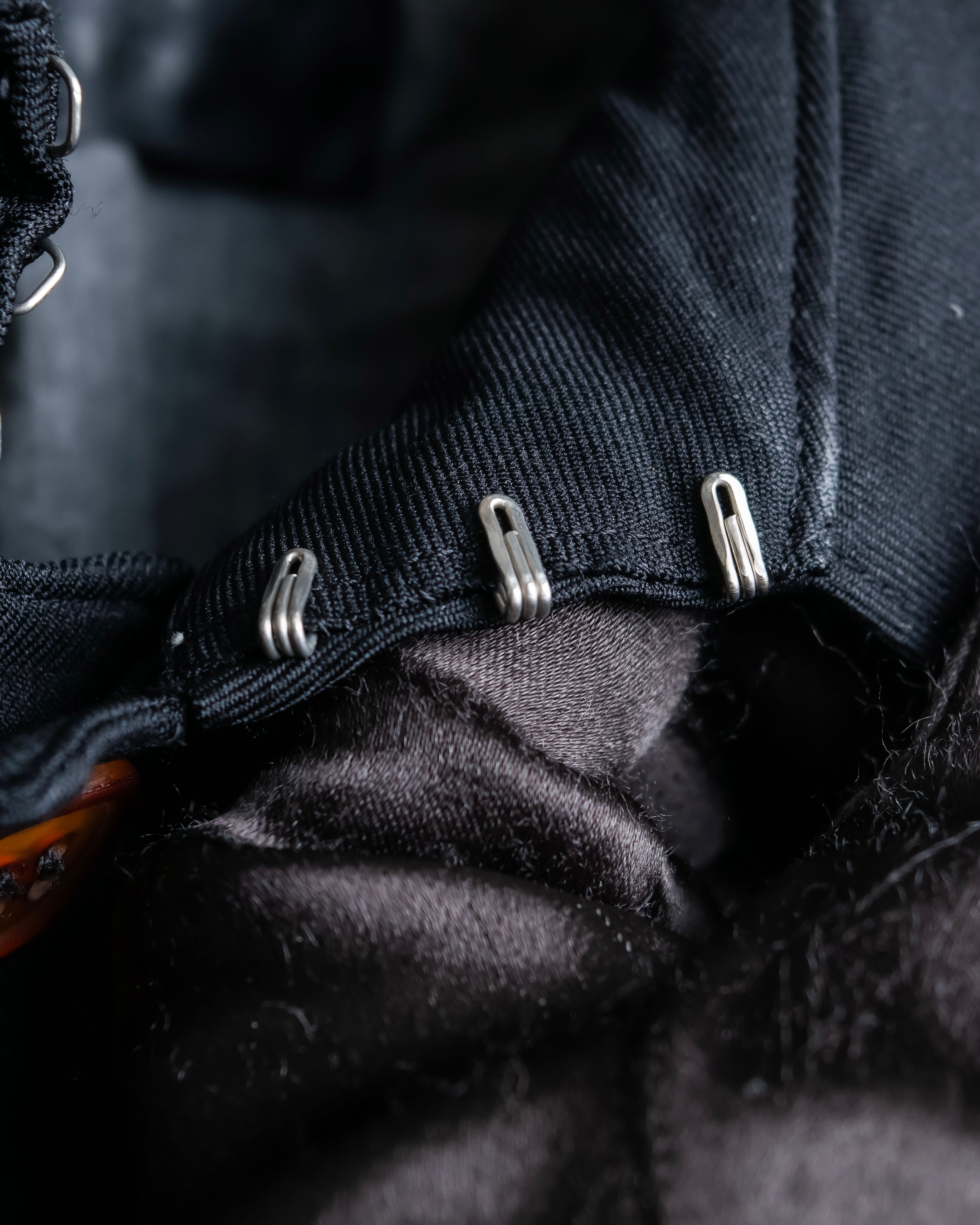 "COMME des GARCONS
COMME des GARCONS" 6 button detail raw edge jacket