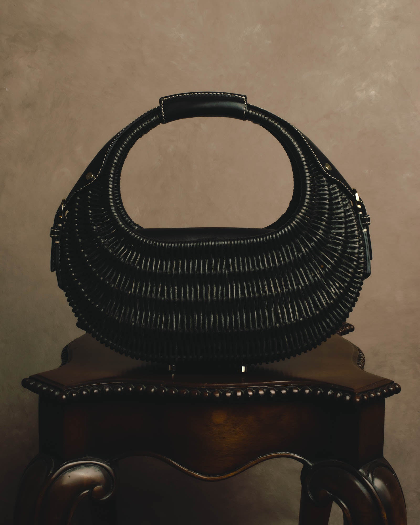 -SPECIAL- “Salvatore Ferragamo” 90’s-00’s Woven leather half moon handle bag