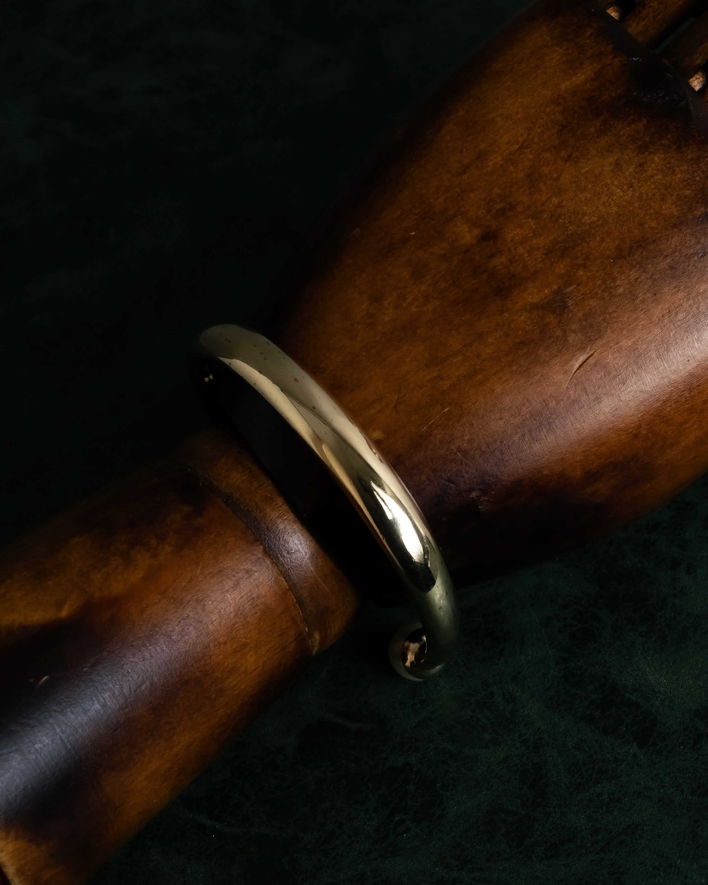 -MOOD Christmas Collection-
"Dior" Maria Grazia Chiuri design pearl motif carving gold bangle