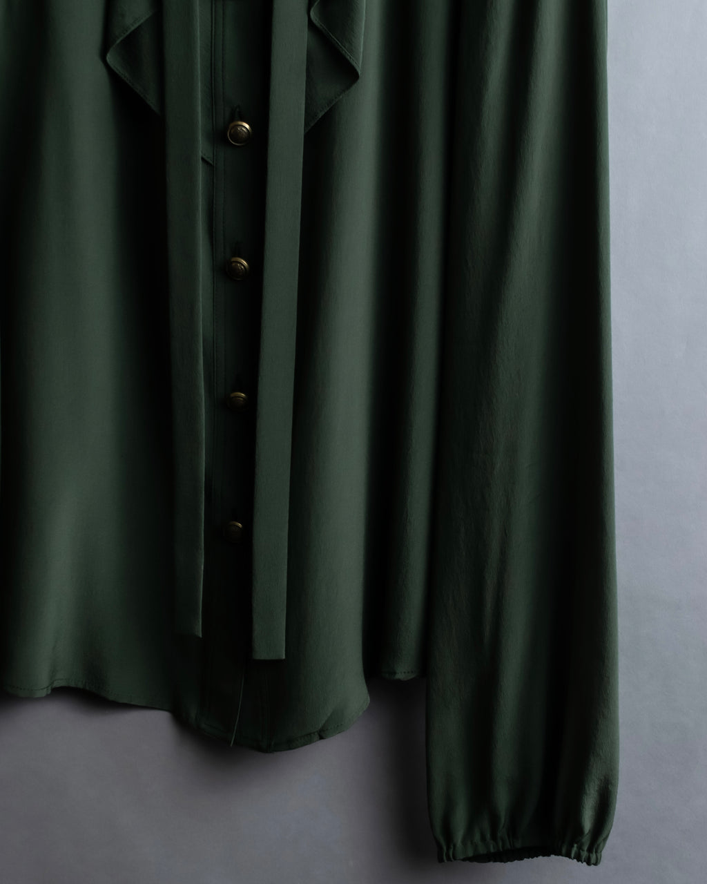 "GUCCI" Tab design bowtie blouse