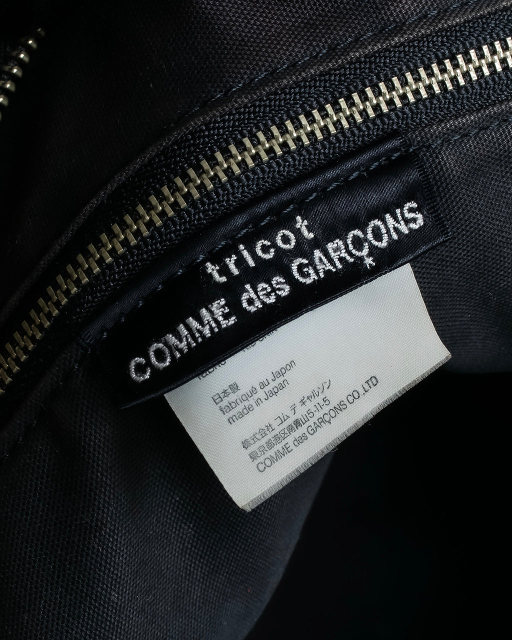 "tricot COMME des GARCONS" 
Flap pocket metal parts design leather hand bag
