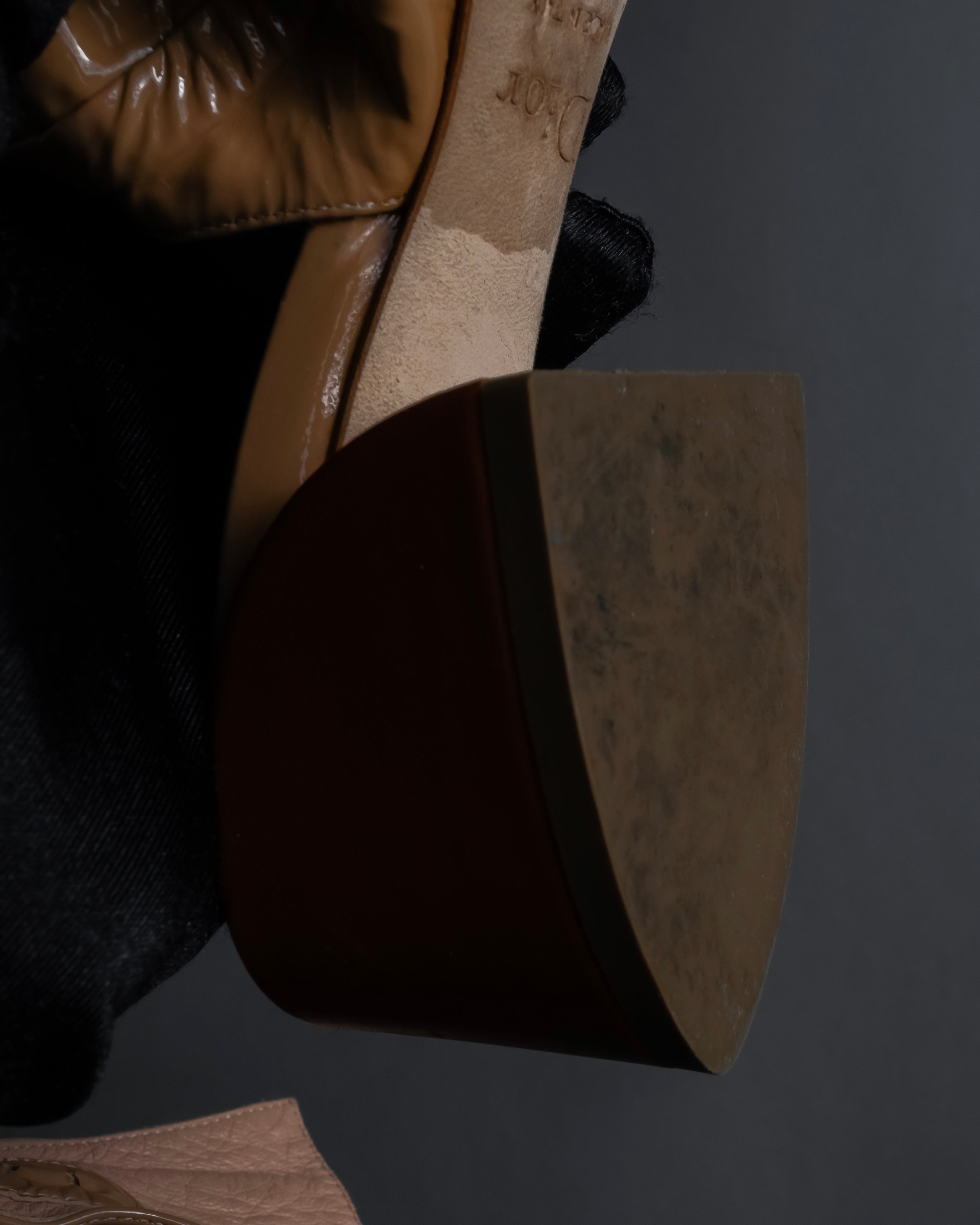 "Dior" Cutting design patent leather pointed toe pumps