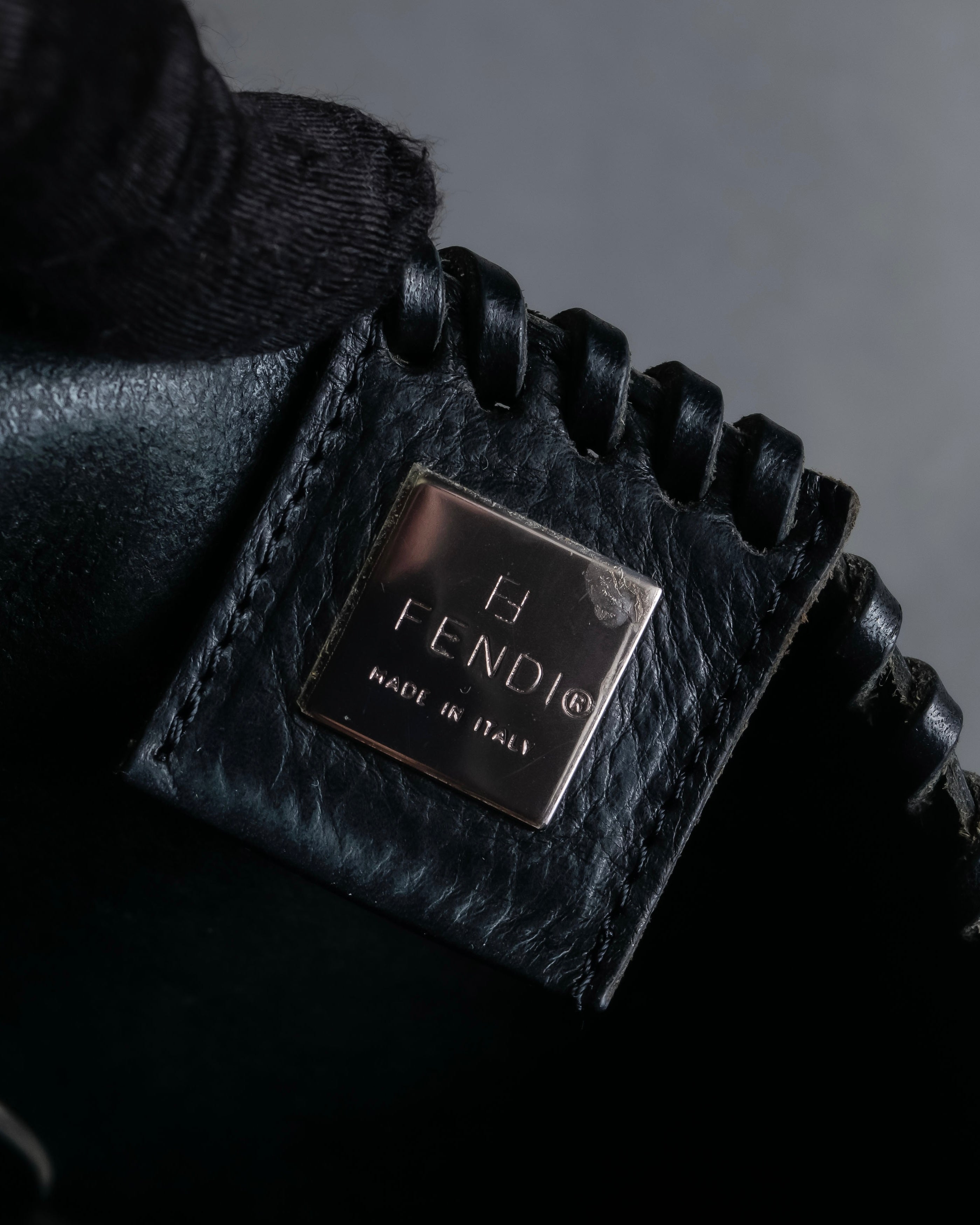 "FENDI" Hand stitched design leather hand bag