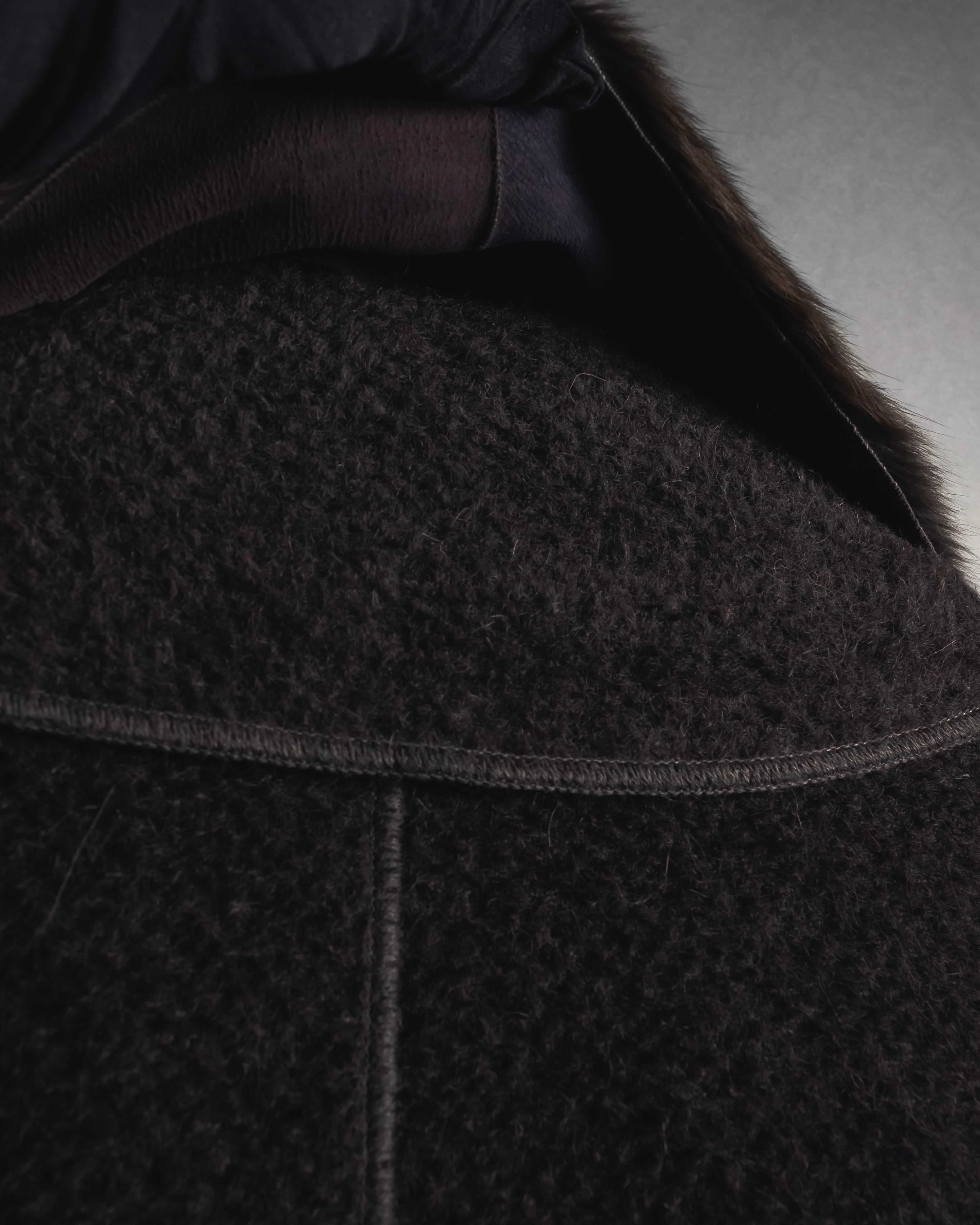 "FENDI" 90’s-00’s Sculptural belted leopard cat fur collar alpaca coat