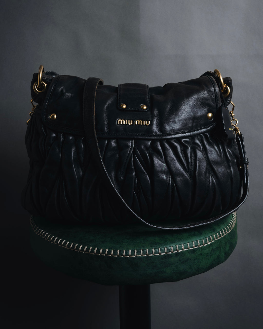 –SPECIAL– "miu miu" 00’s archival matelassé coffer bag