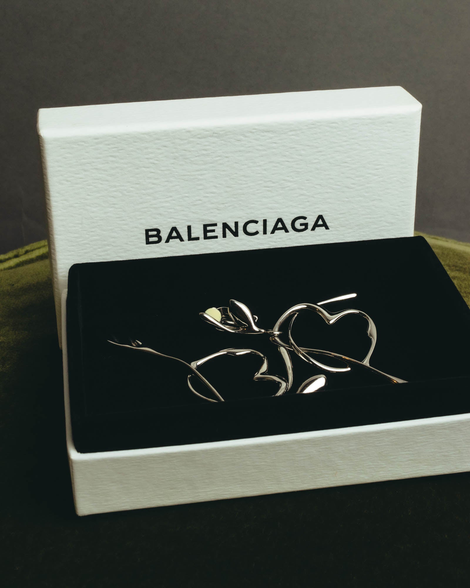 “BALENCIAGA” 2017-2023 organic heart and arrow clip-on drop earrings