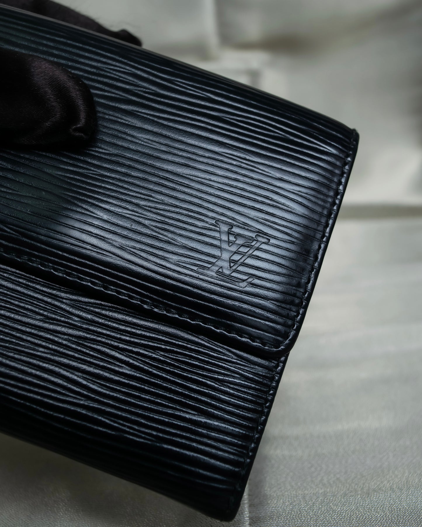 "Louis Vuitton" Horizontal Stripe Compact Leather Wallet