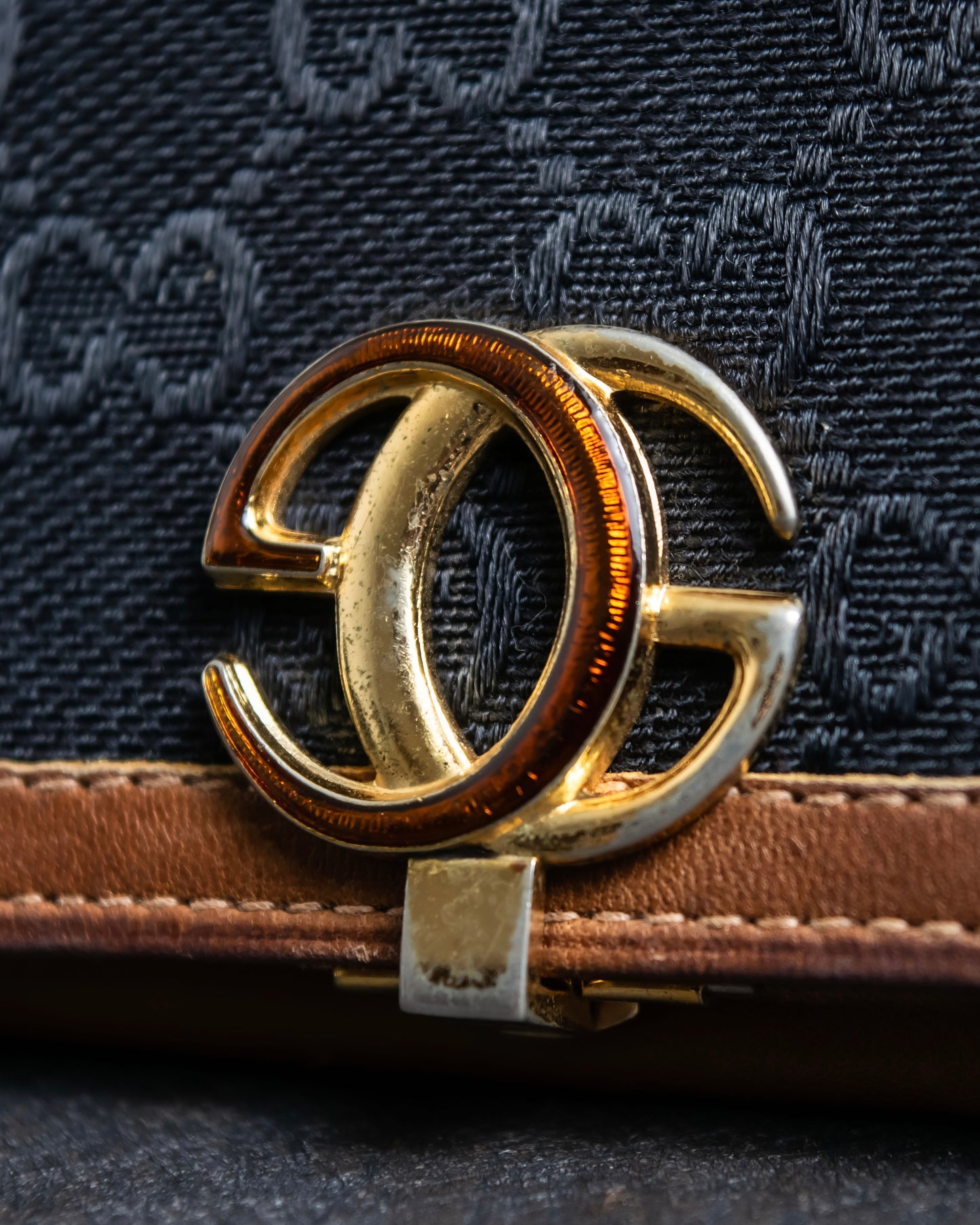 "GUCCI" Interlocking G motif bi fold wallet