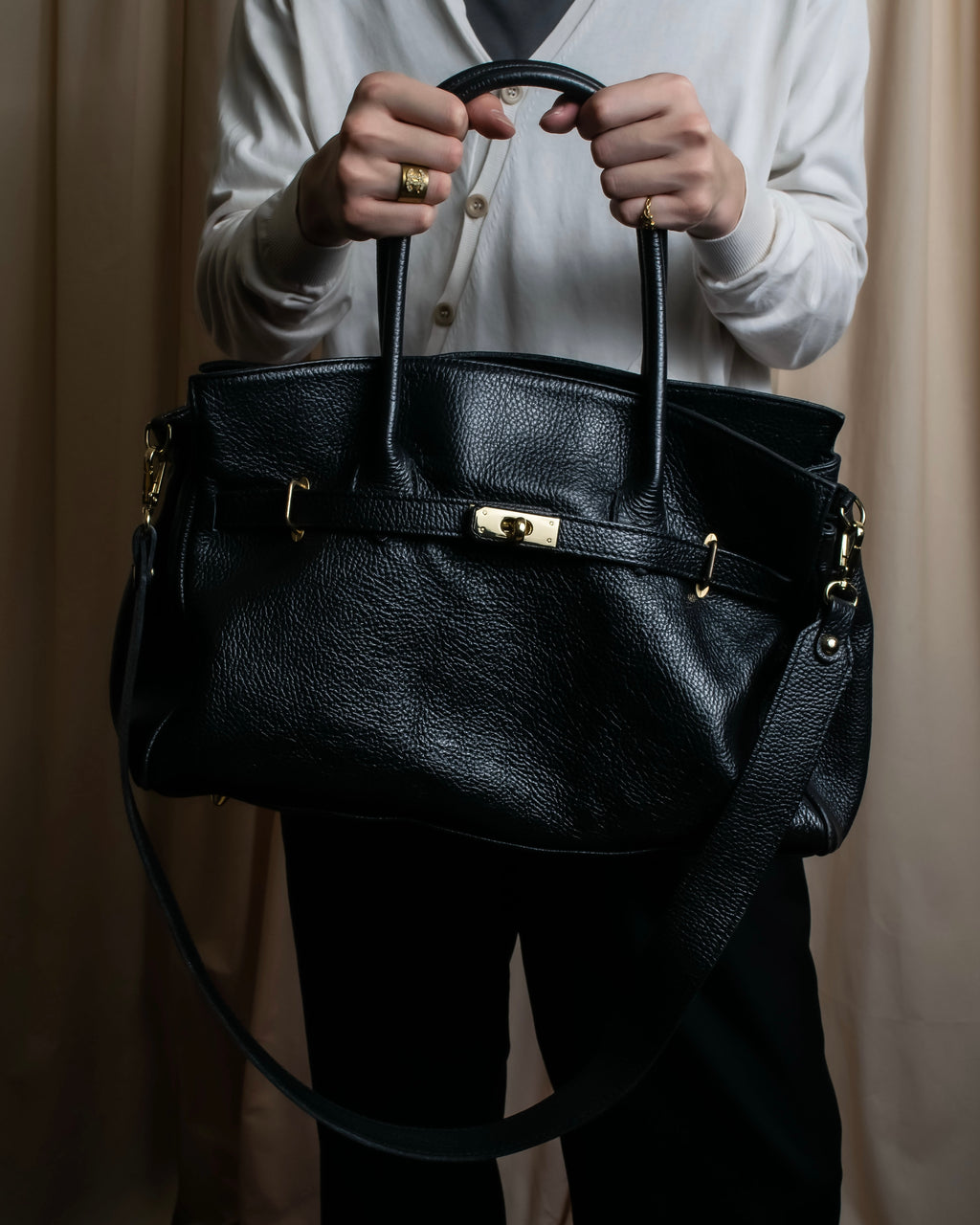 "AULENTTI" Gold closure belt design leather 2-way bag