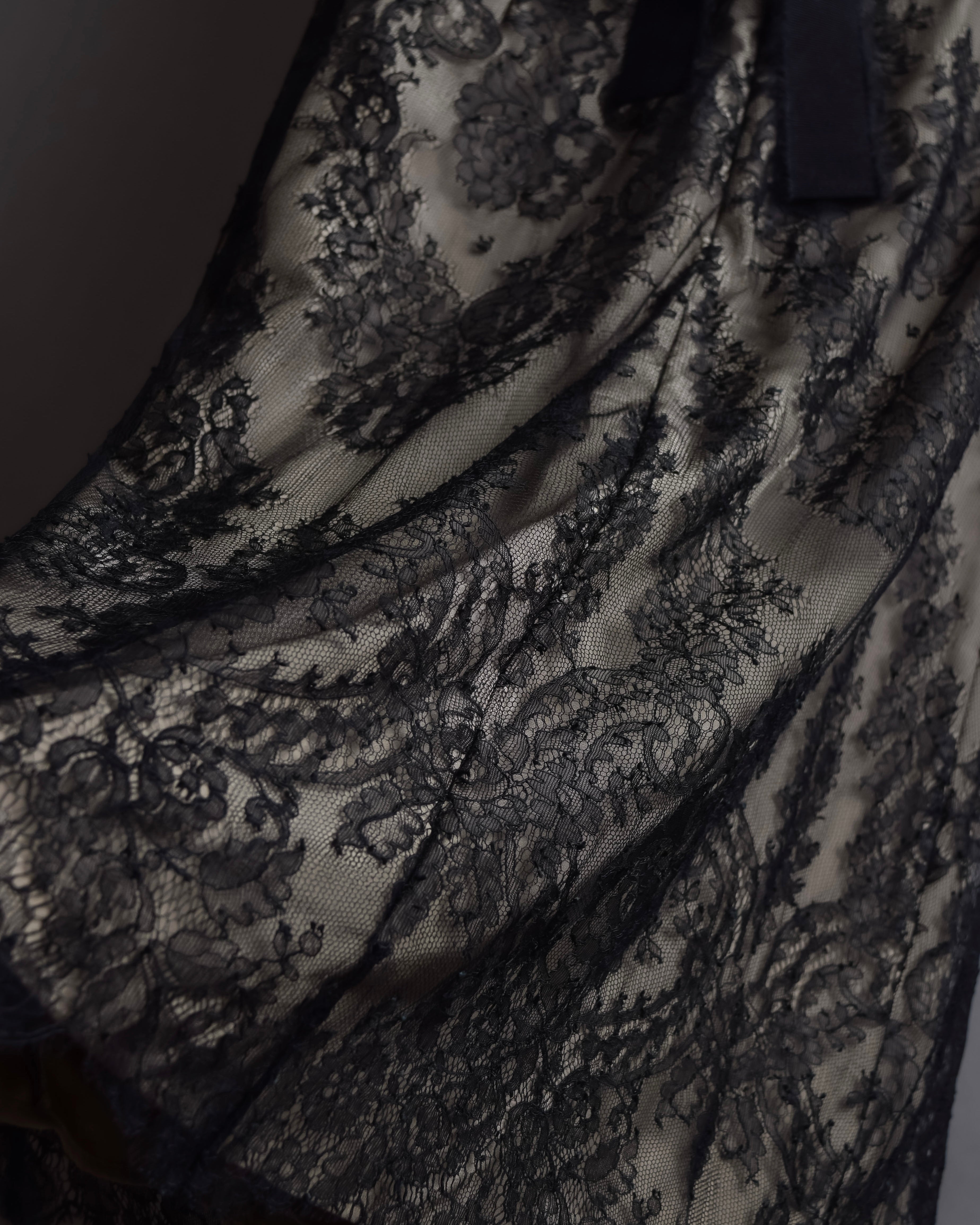 "VALENTINO" Lace layered ribbon design sleeveless dress