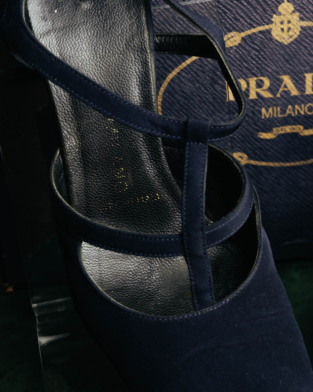 "PRADA" 90's-00's Dark navy t-strap pumps