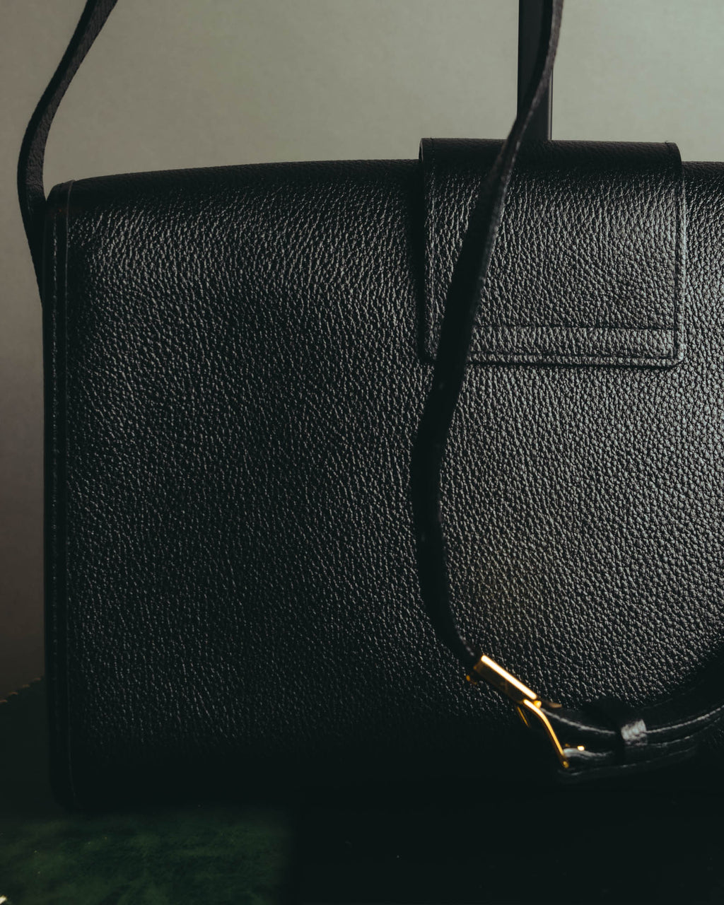 “Yves Saint Laurent” 90’s-00’s Cassandra logo one shoulder leather bag