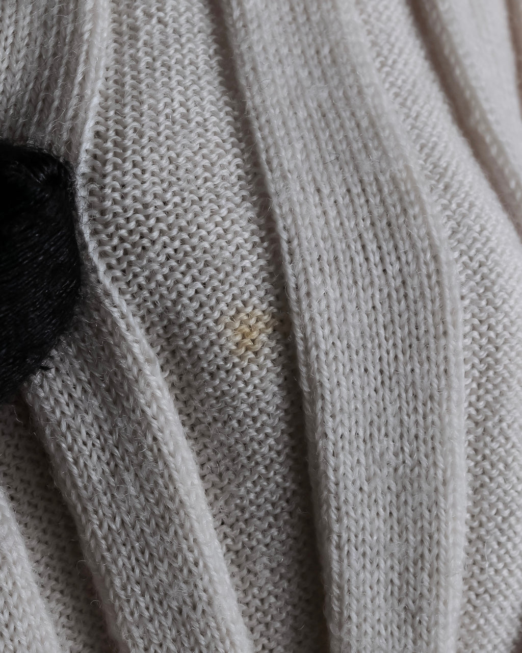 "MAISON MARGIELA" 18AW Ribbed shaped V-neck knit