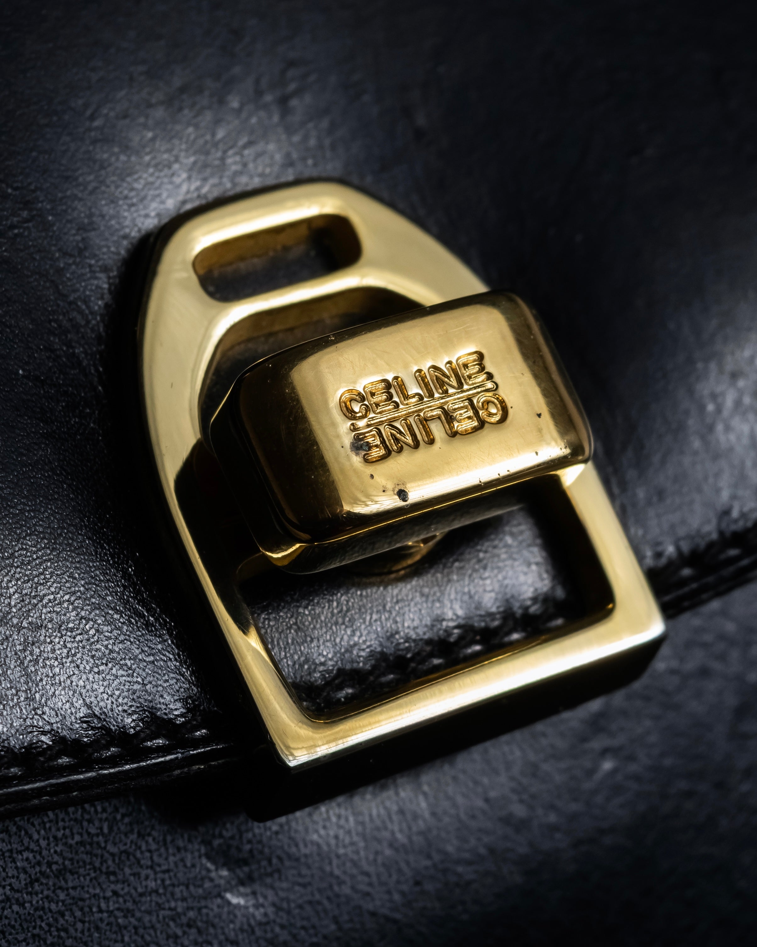 -MOOD Christmas Collection-
"CELINE" 70's Curved organic silhouette bamboo leather hand bag