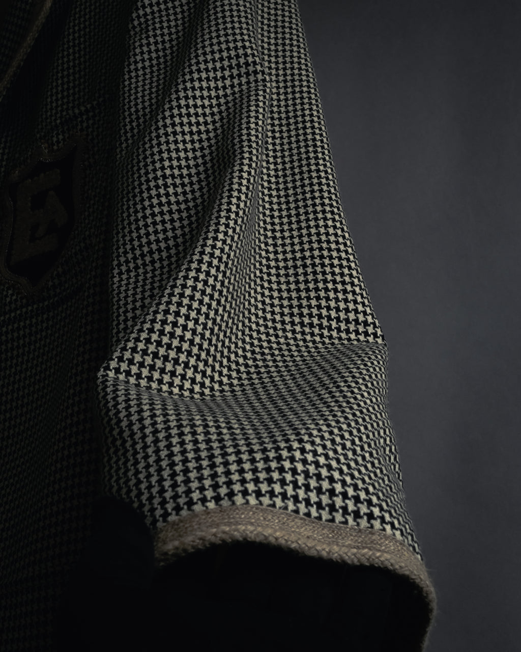 "Emporio Armani" 90’s Houndstooth piped crest blazer