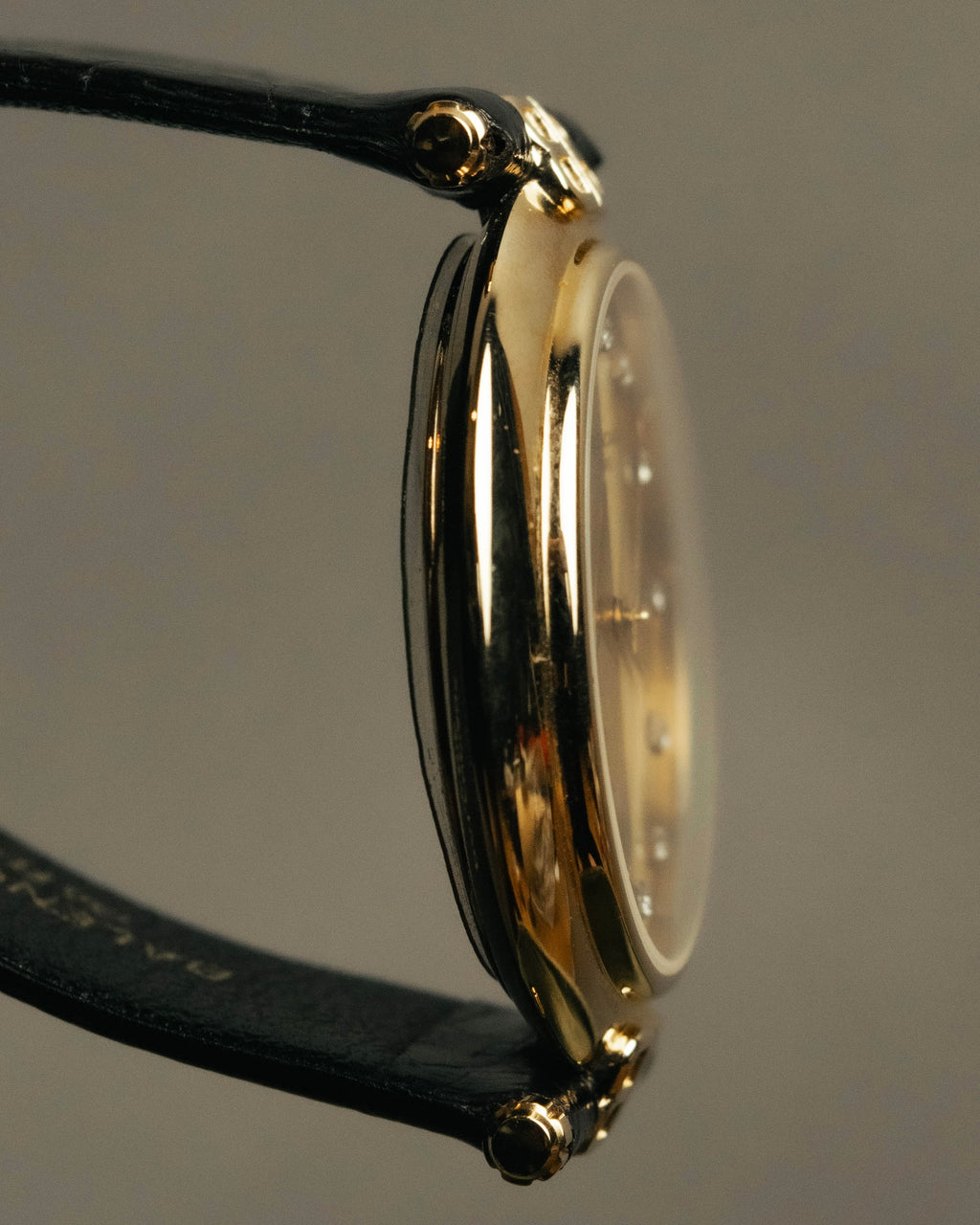 -SPECIAL- “Balenciaga” 80’s-90’s Gold tone round watch