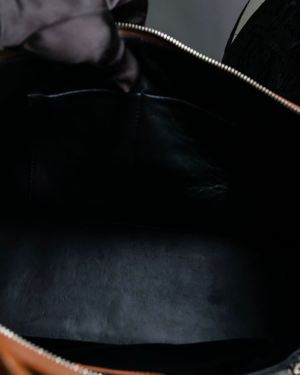 “BALENCIAGA” Le Dix 2 way hand bag