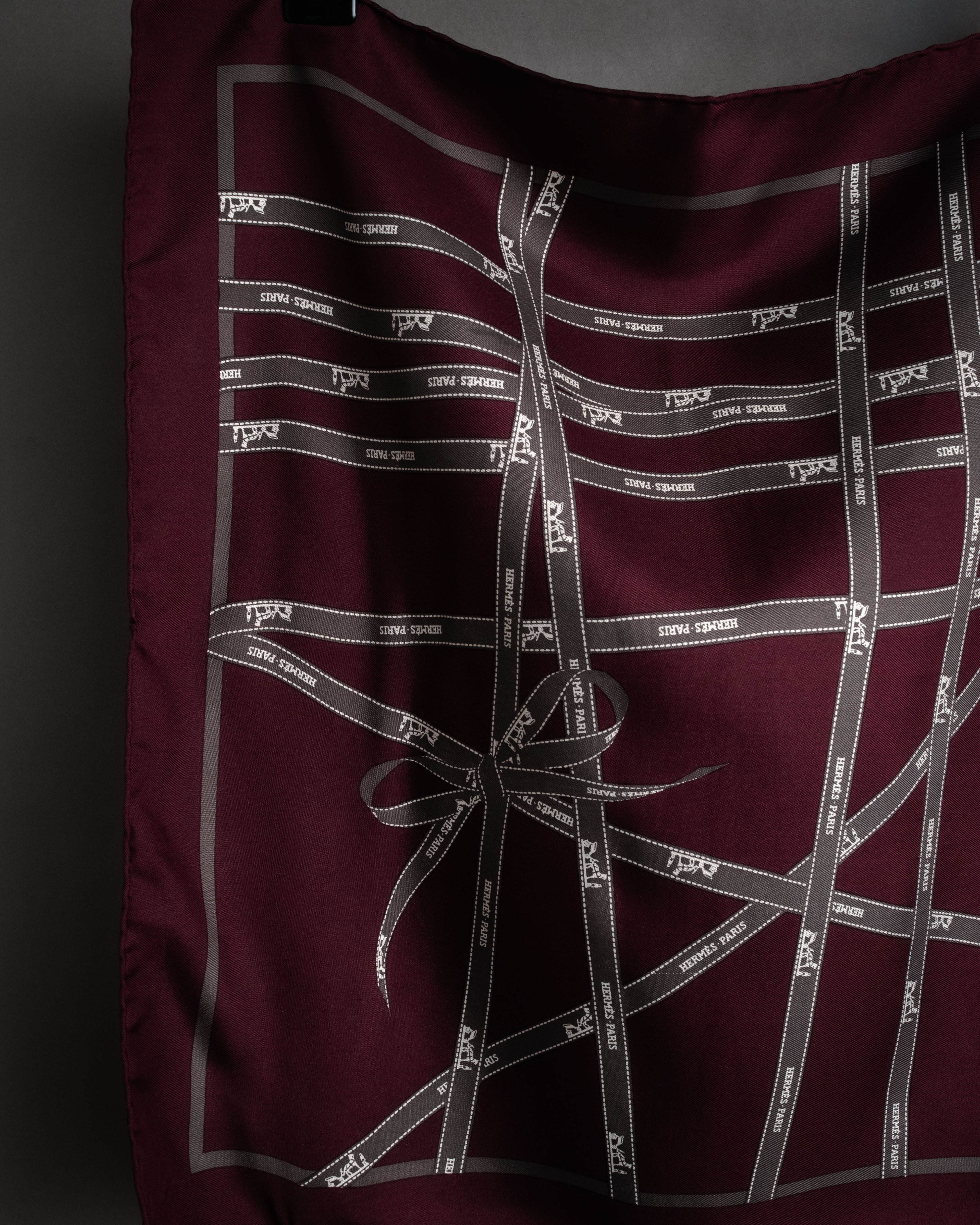 “HERMÈS” 2002-2009 Bolduc silk carré scarf