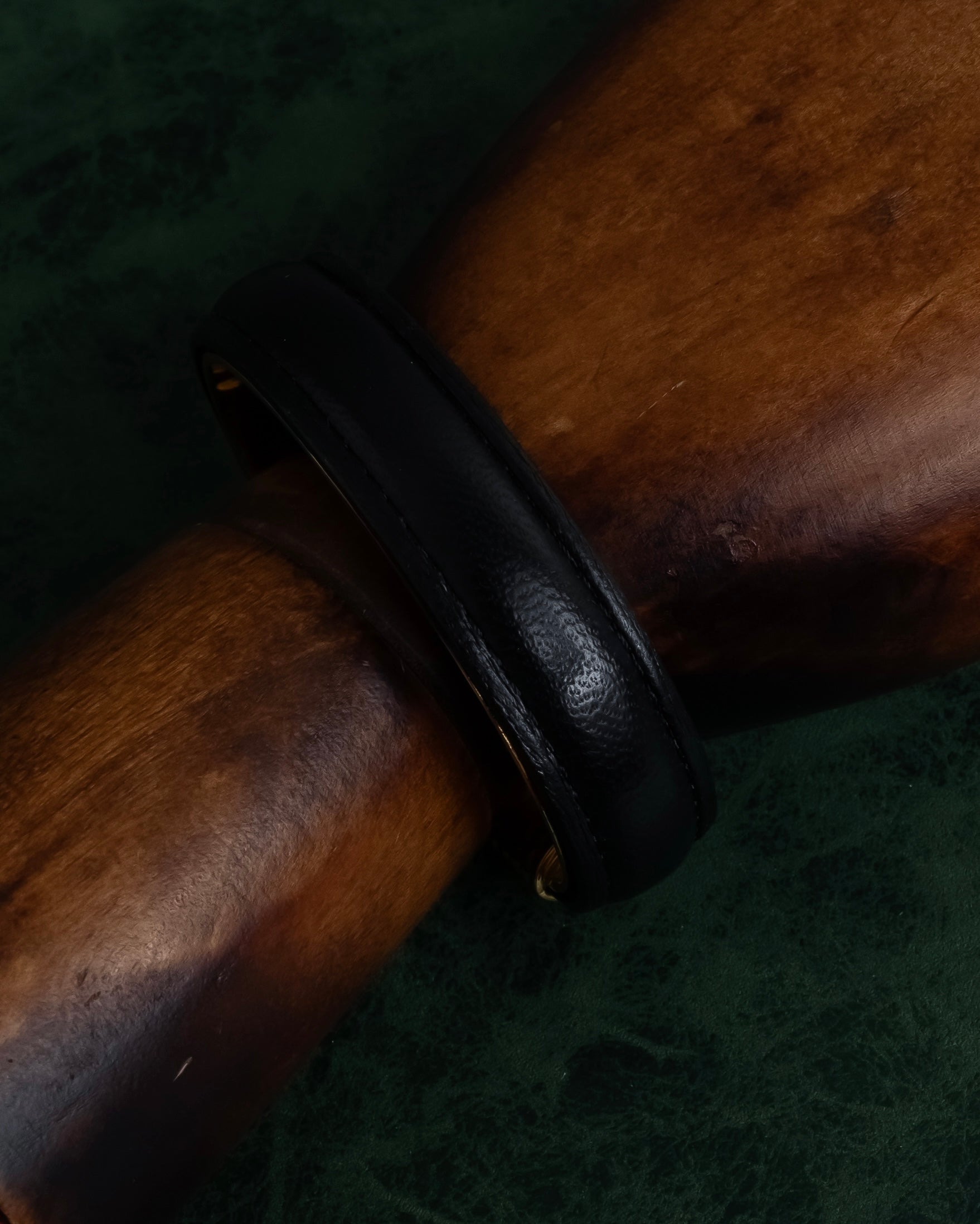 "LOEWE" Anagram logo engraved leather bangle