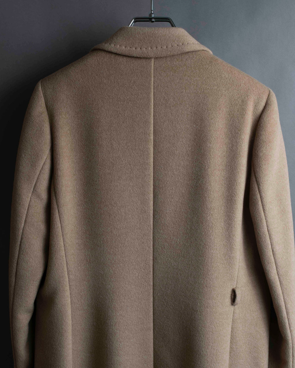 "Max Mara" Buttonless straight line beige chester coat