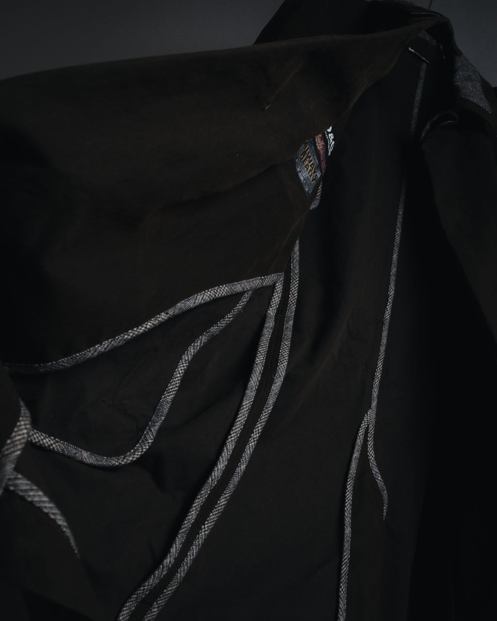"DOLCE & GABBANA" 00’s resin coated patch detail belted coat