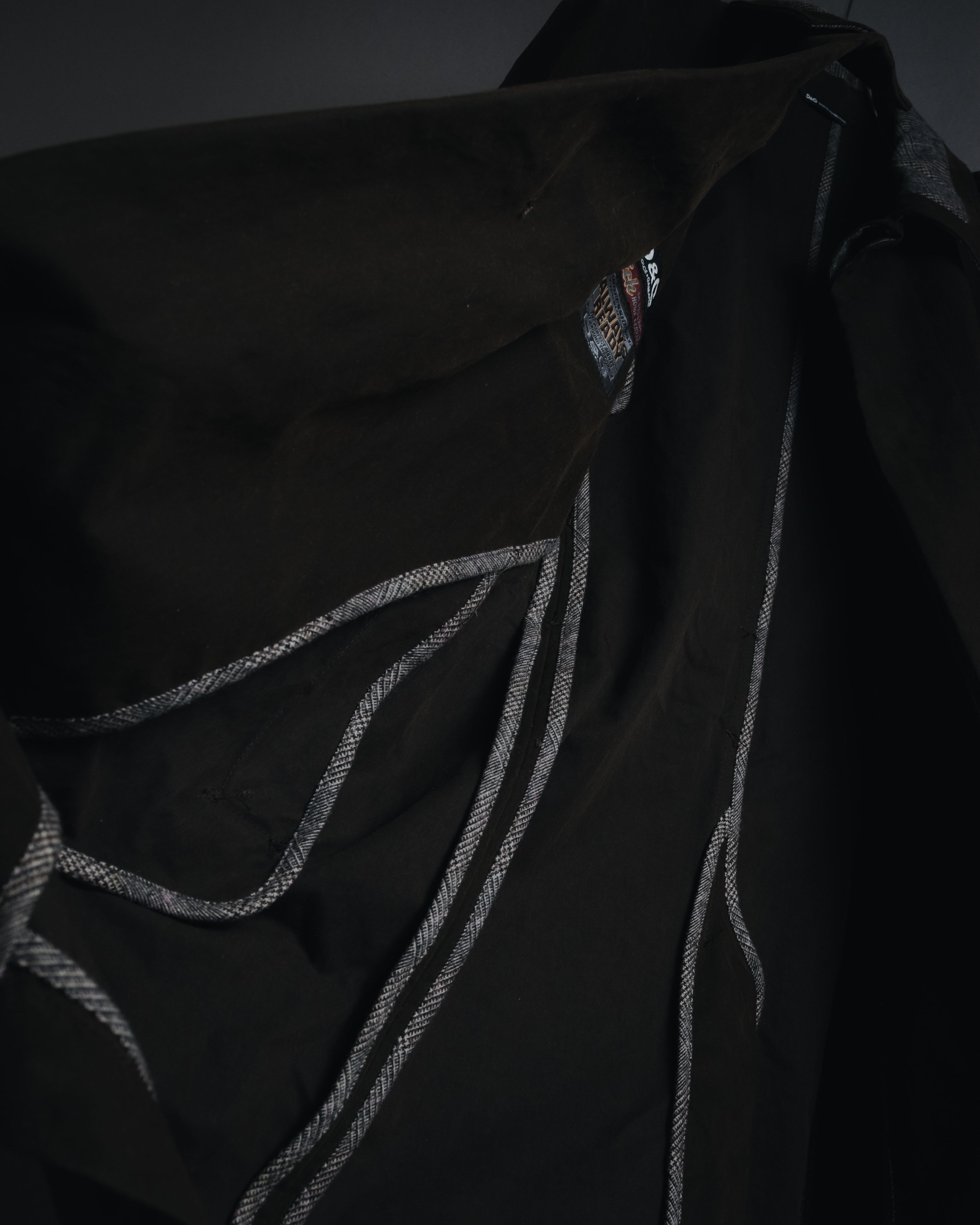 "DOLCE & GABBANA" 00’s resin coated patch detail belted coat