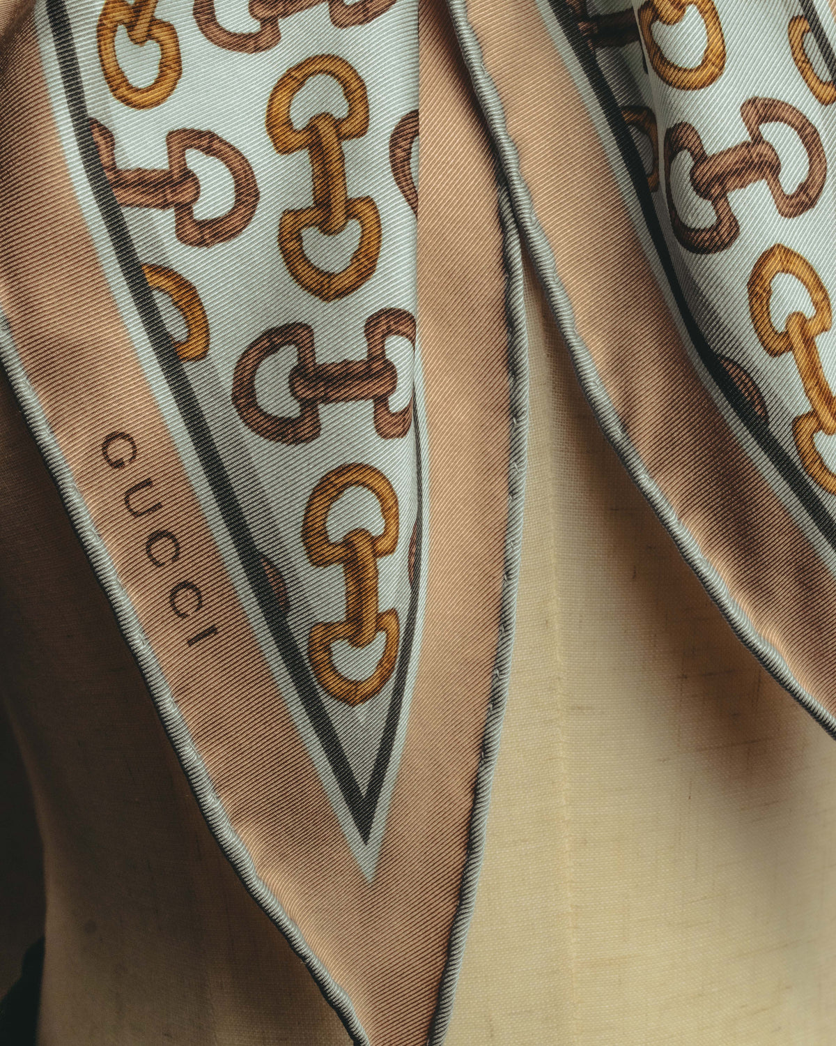"GUCCI" 80's-90's Horsebit print square silk scarf