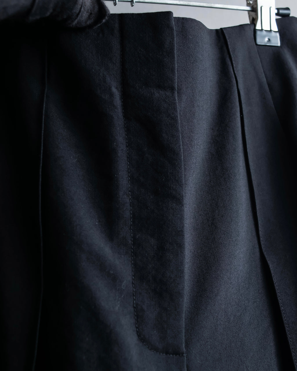 "LOEWE" Deep pleat tapered draped slacks