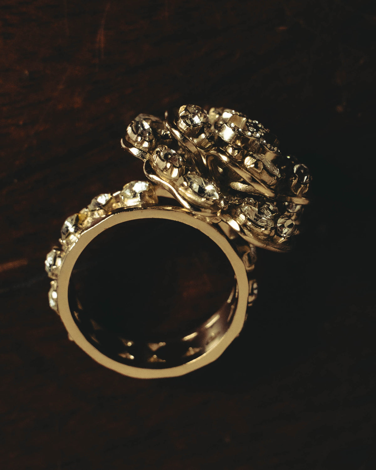 -SPDCIAL- “CHANEL” 99AW Repeated logo oval medallion ring