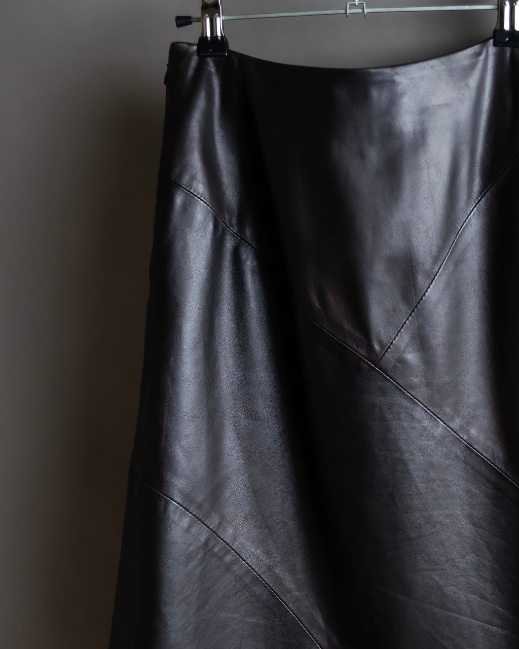 "HARVEY LOGAN" Diagonal cut design lamb leather flare skirt