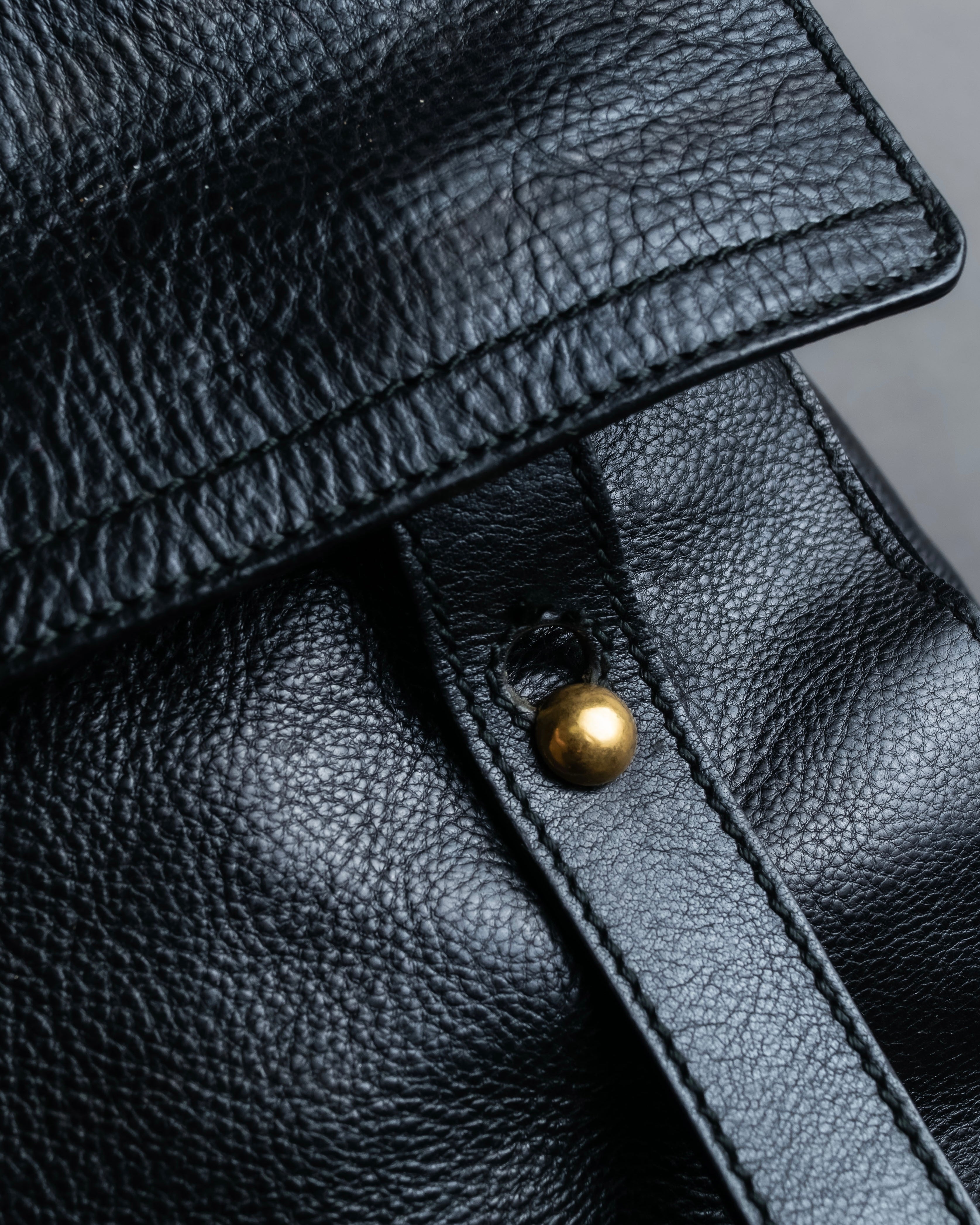 "YVES SAINT LAURENT" Muse to gold metal parts one-handle leather bag