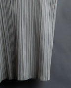 "PLEATS PLEASE ISSEY MIYAKE" Off-white tank top