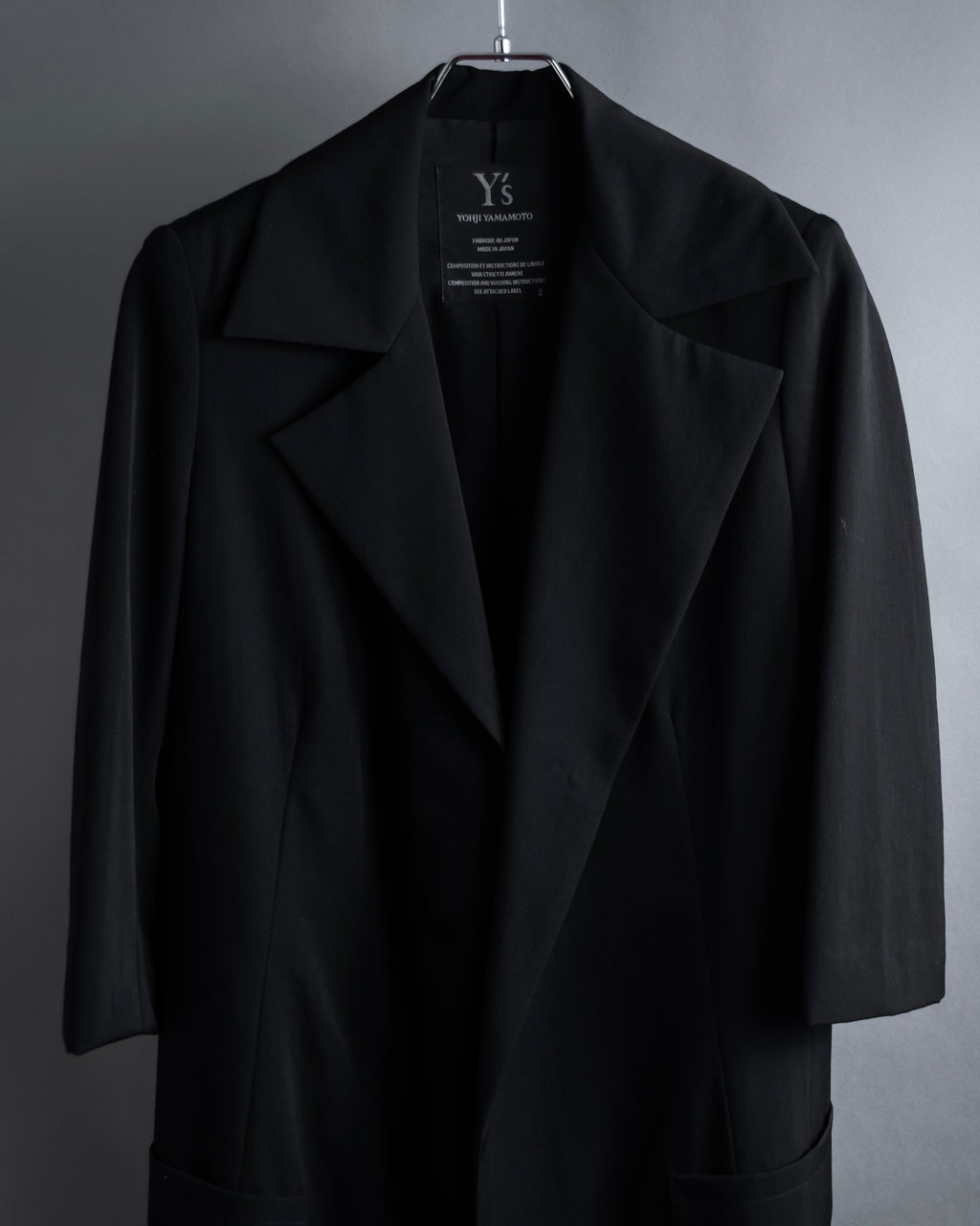 "Y's" Sharp lapel draping tailored coat