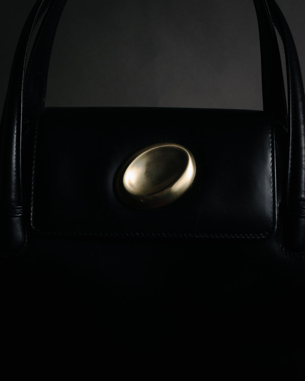 –SPECIAL– "GUCCI" 90’s Architectural oval hardware box calf handbag