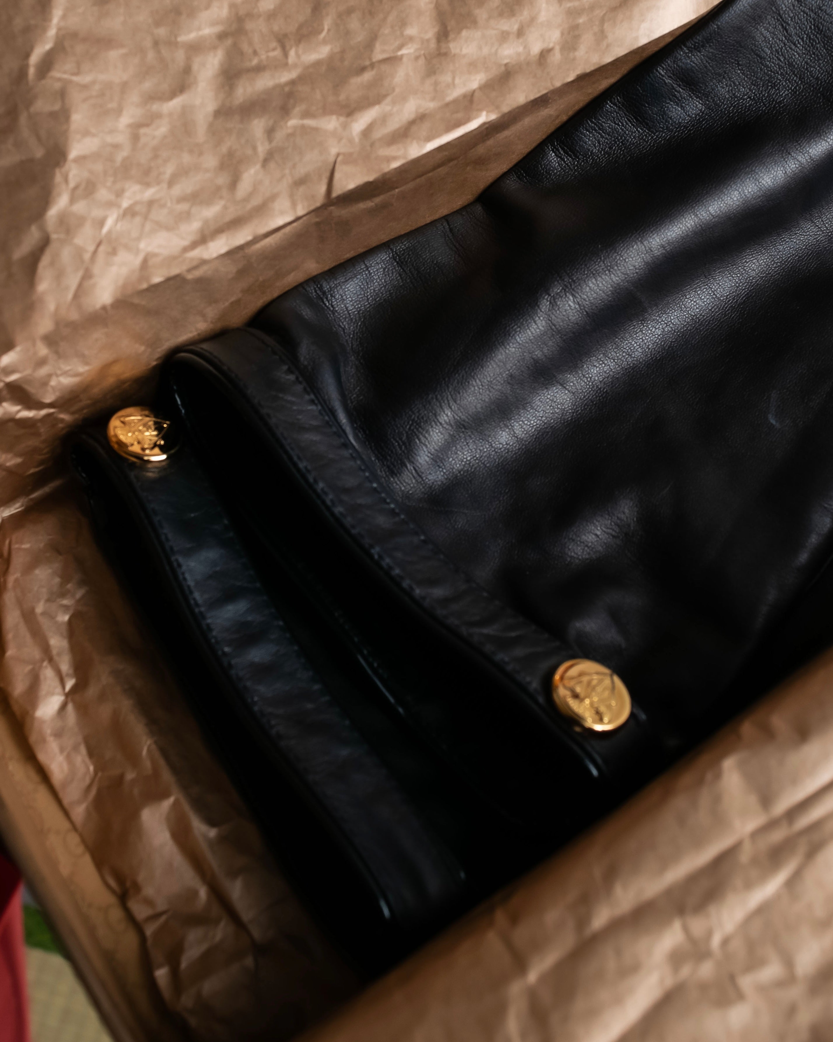 "GUCCI" Gold metal button design long leather gloves