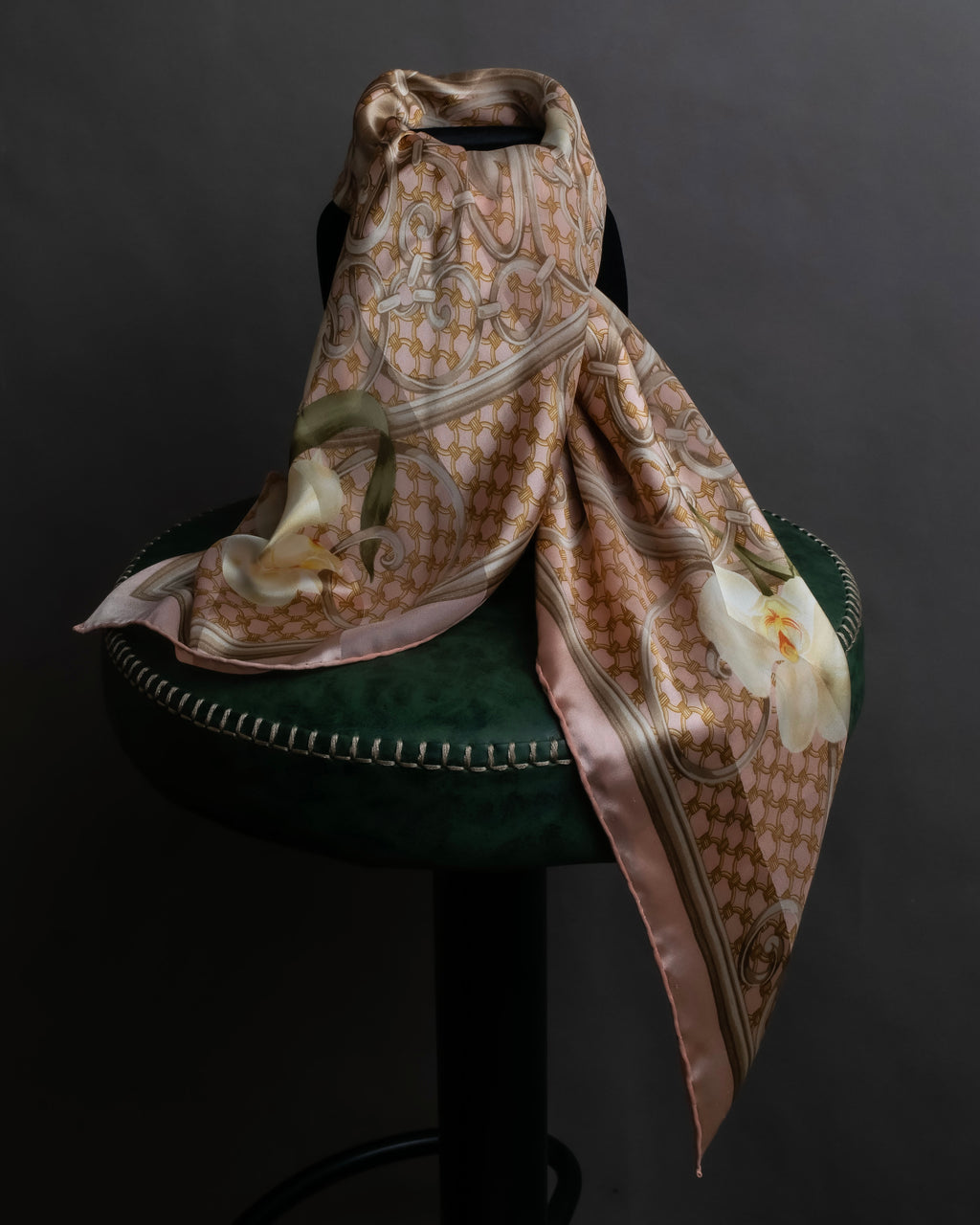 "Christian Dior" Geometric＆arabesque motif silk scarf