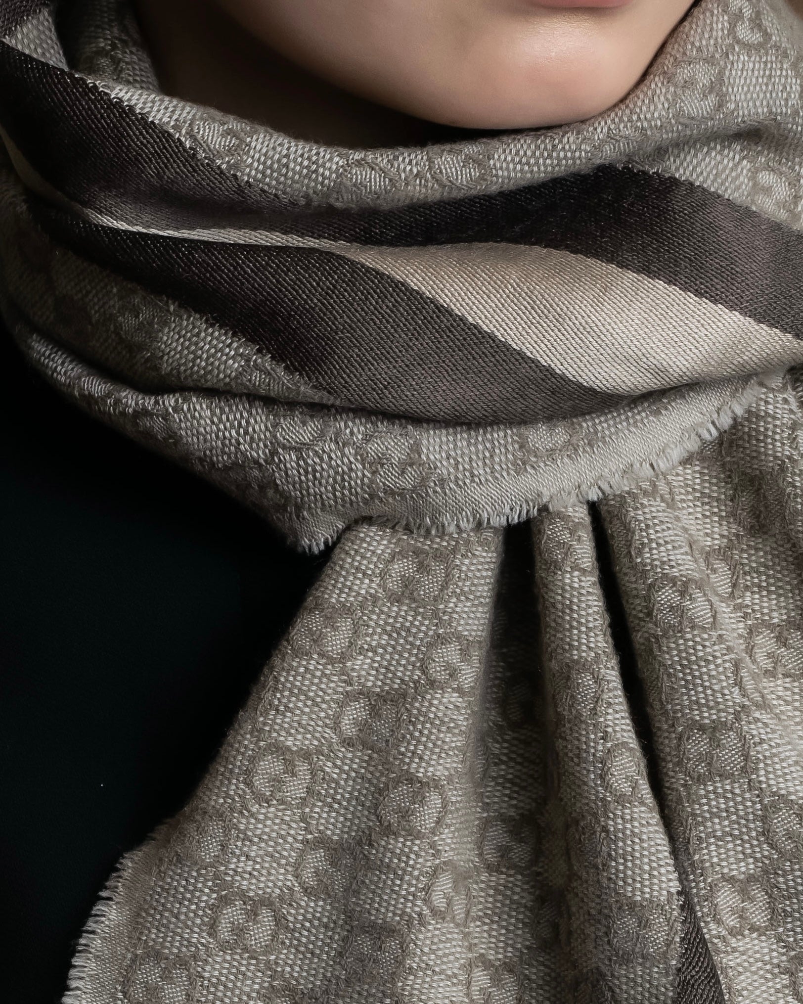 "GUCCI" GG monogram logo pattern fringe design stole