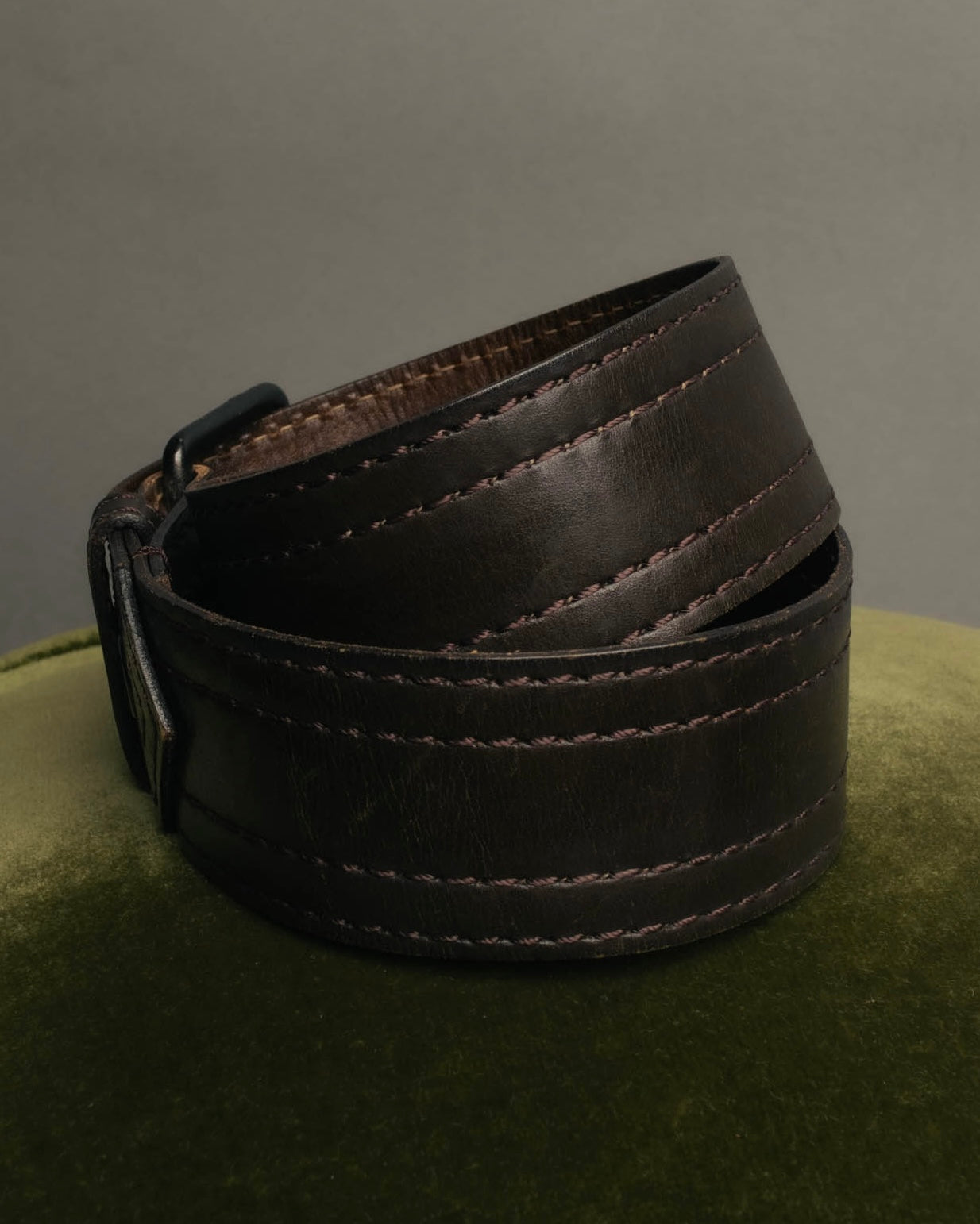 “Yves Saint Laurent” 00’s Wide eyelet leather belt