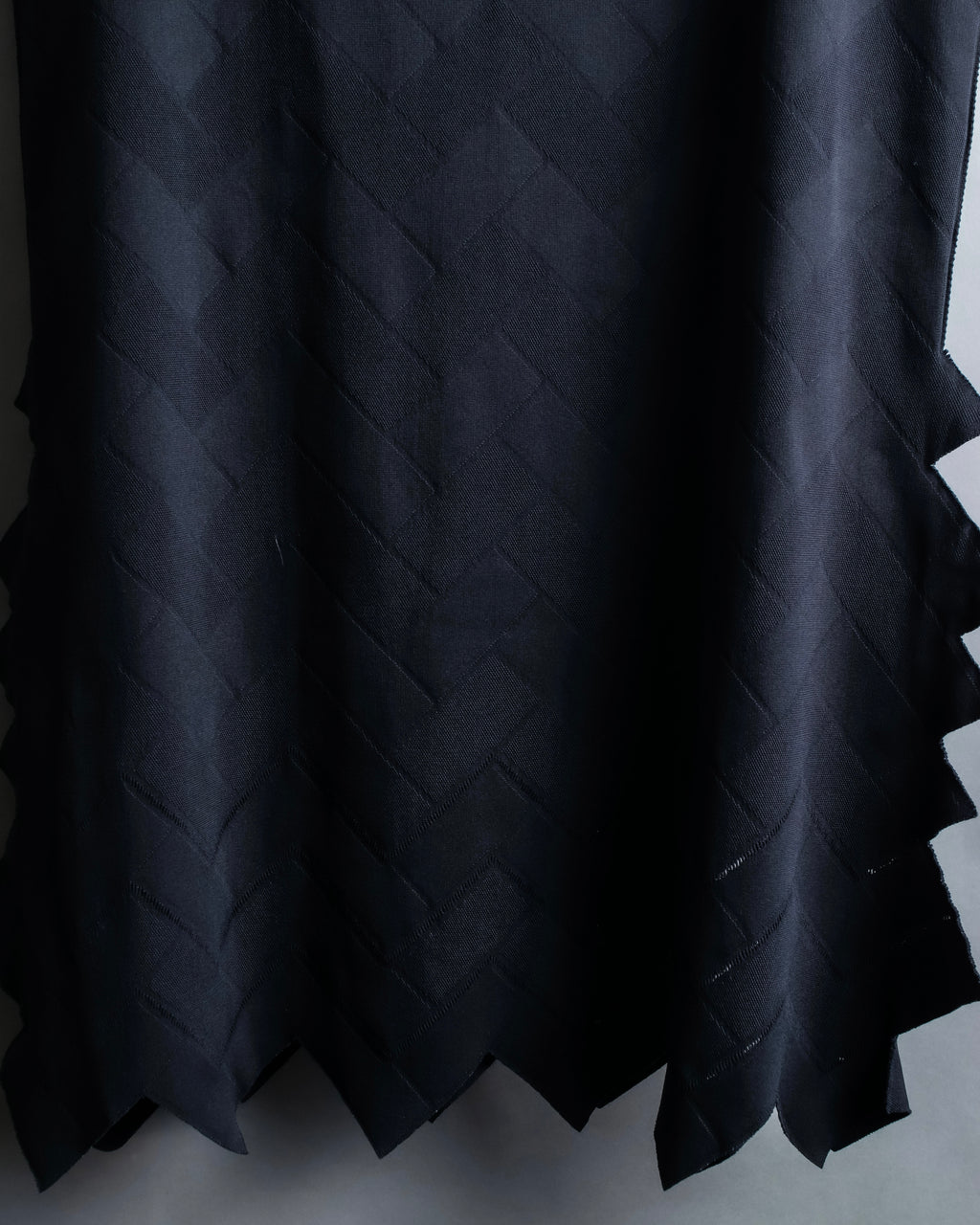 "PLEATS PLEASE ISSEY MIYAKE" 

Meander sleeveless tops