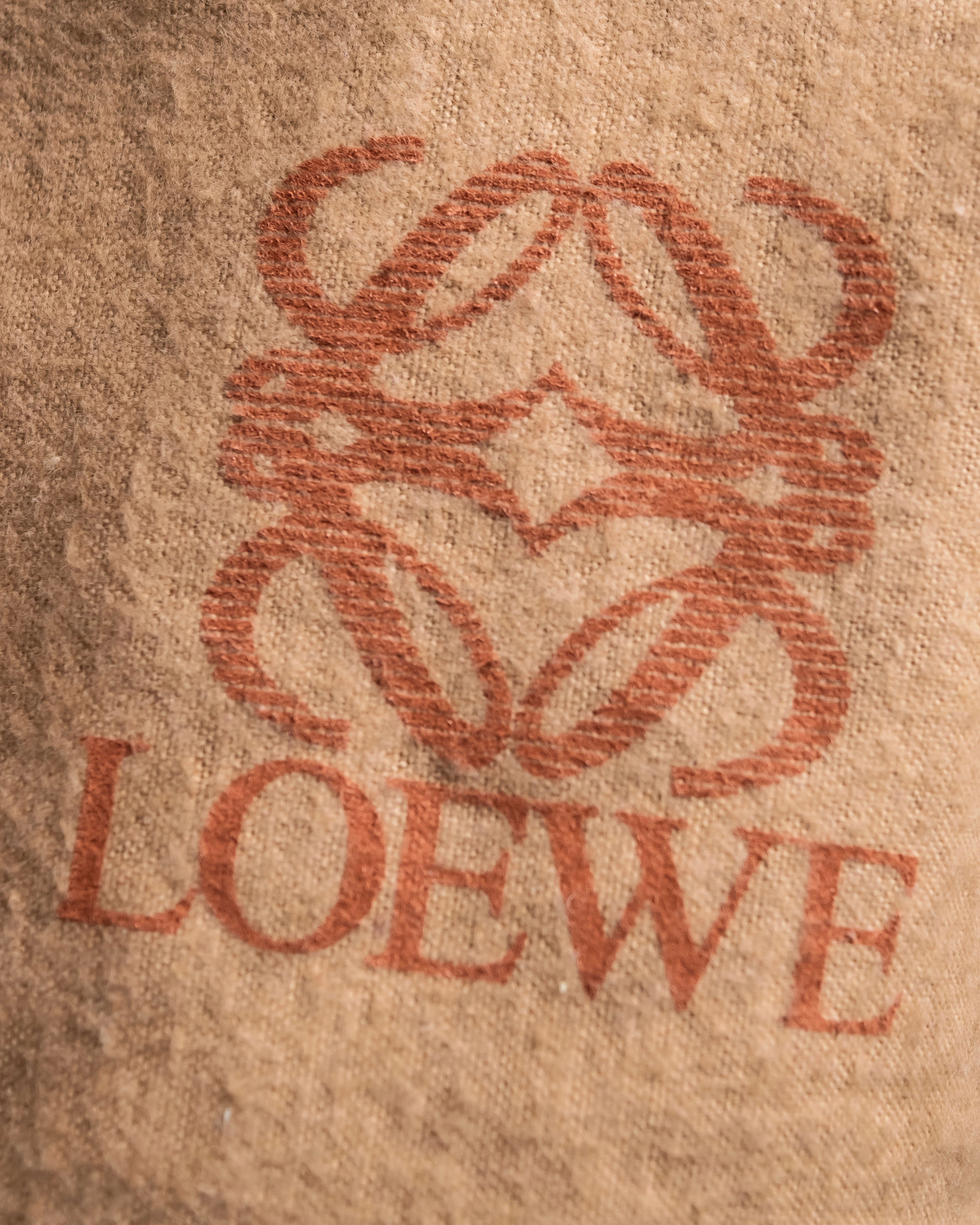 "LOEWE" Logo engraved belt design glass leather shoulder bag