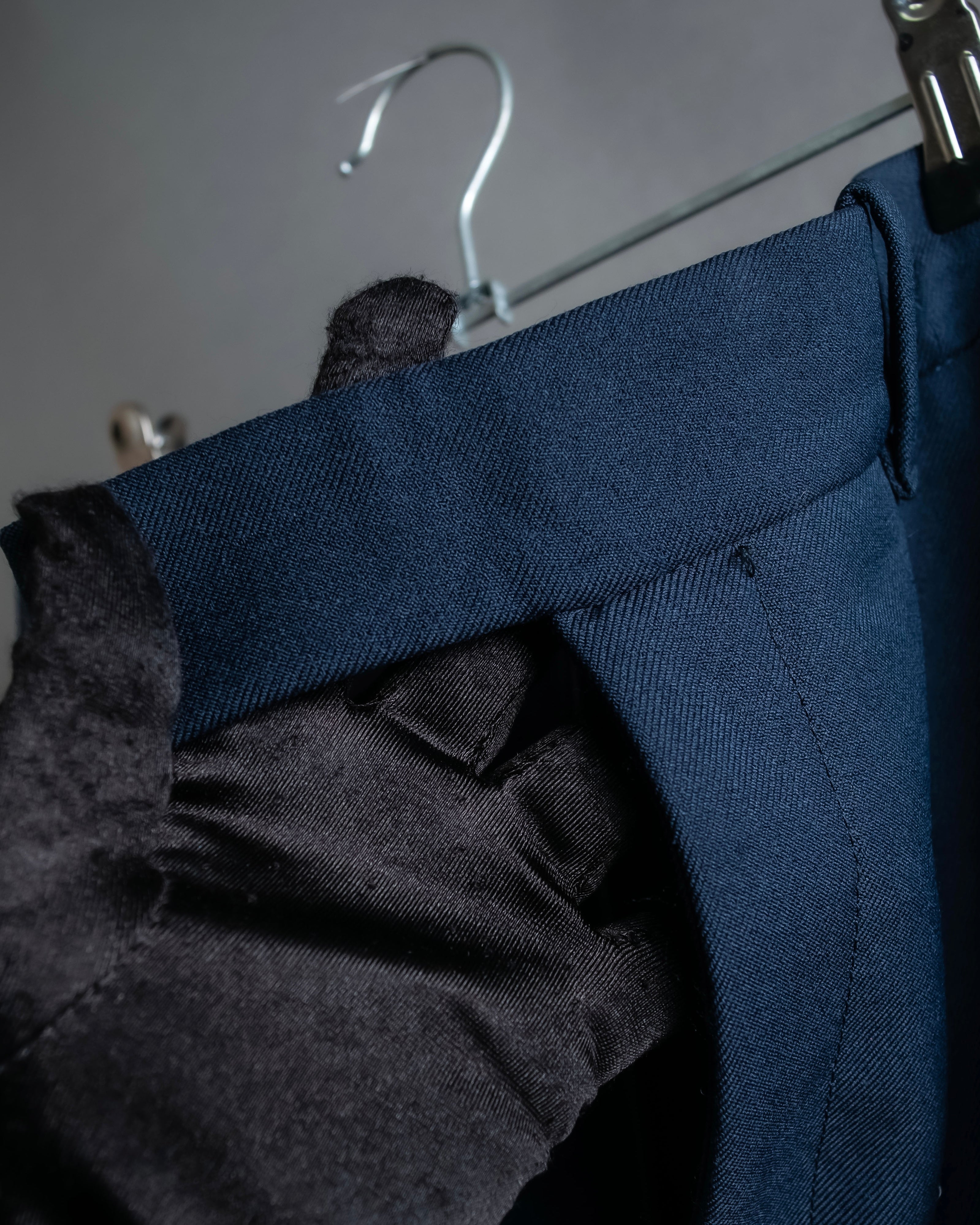 "GUCCI" Deep-tuck wool gently flared slacks