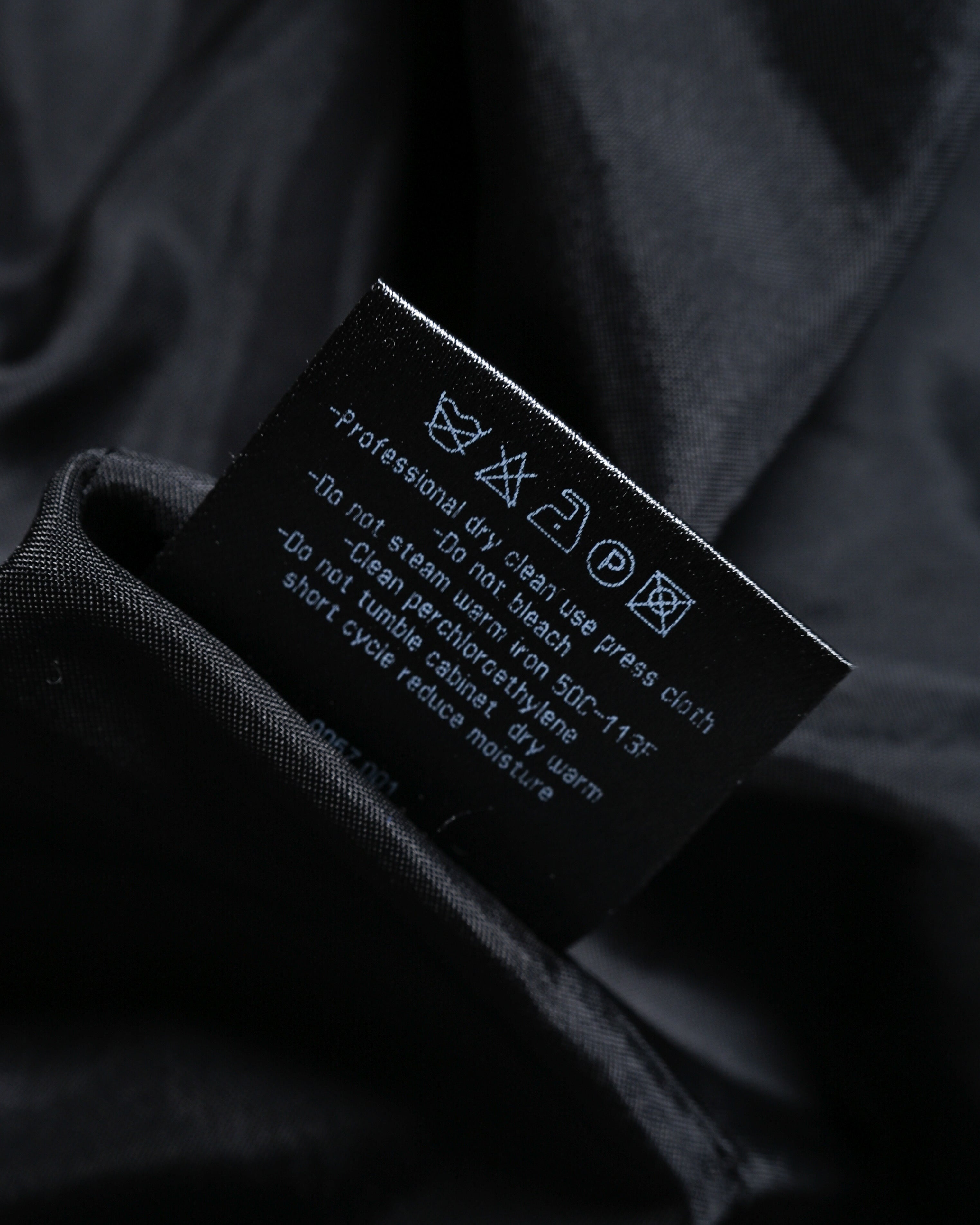 GIORGIO ARMANI/ Single Breasted 2B Pure Wool Tailored Jacket
Black