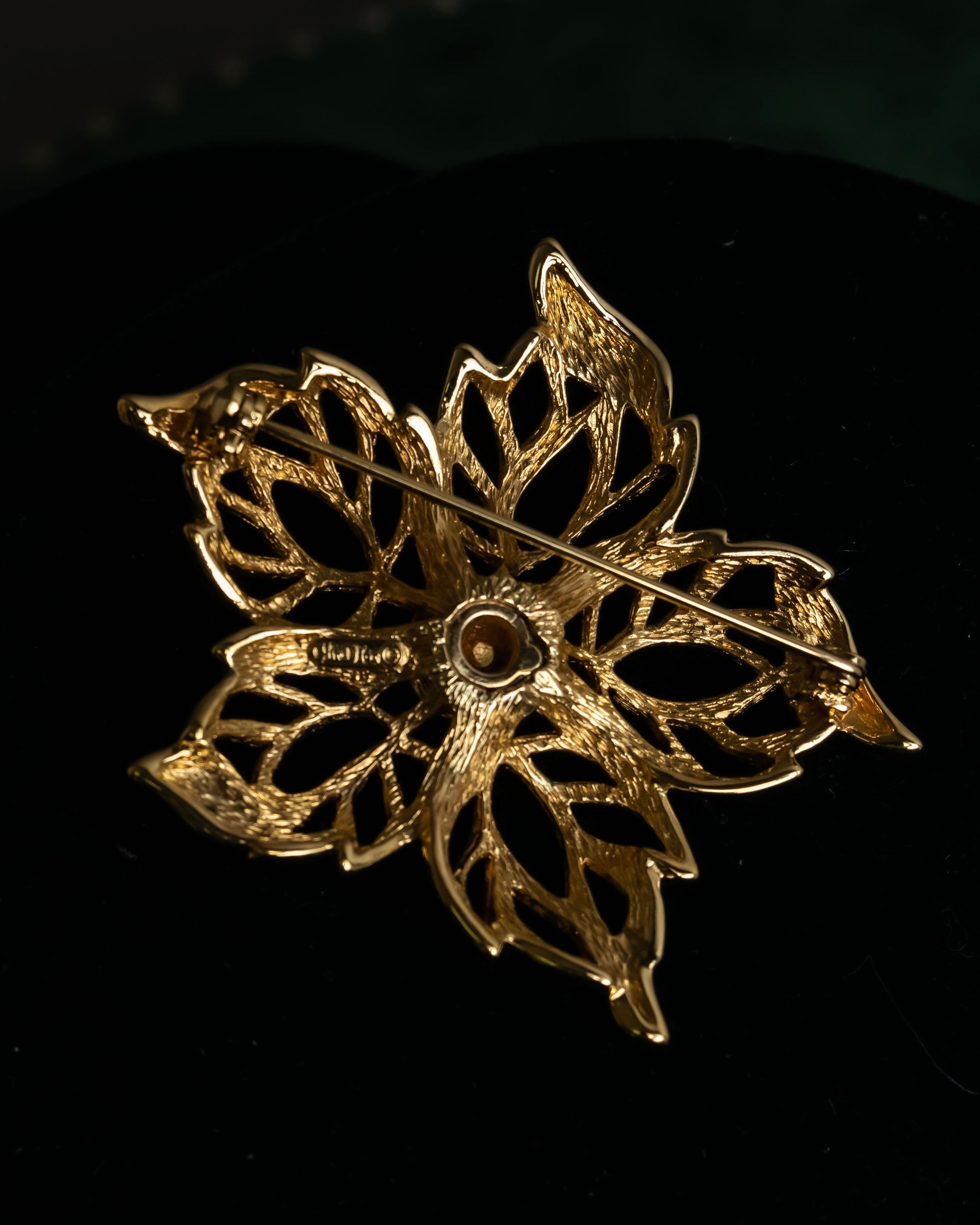 "Christian Dior" Floral motif gold brooch