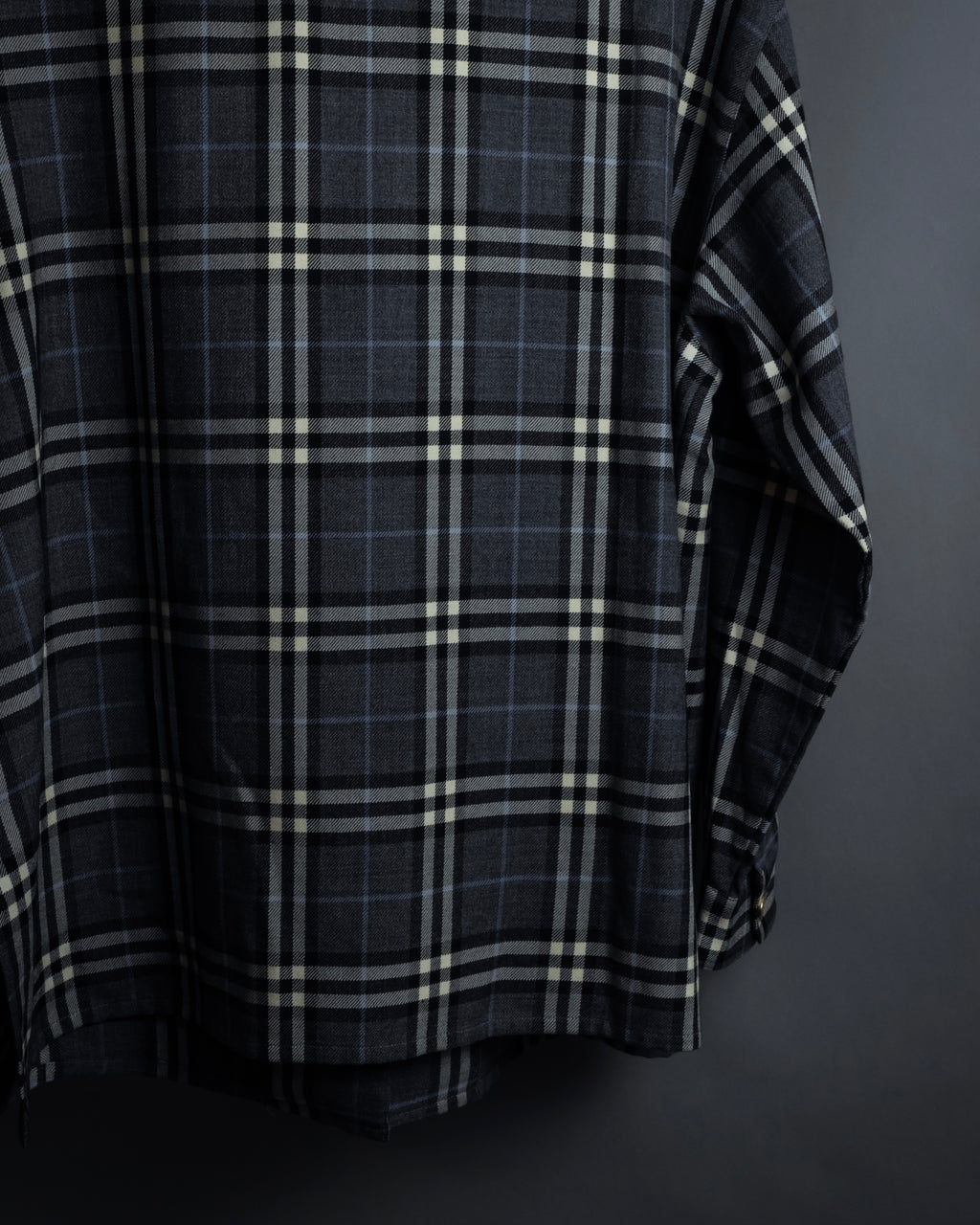 "BURBERRYS" Gold metal button design check pattern wool shirt