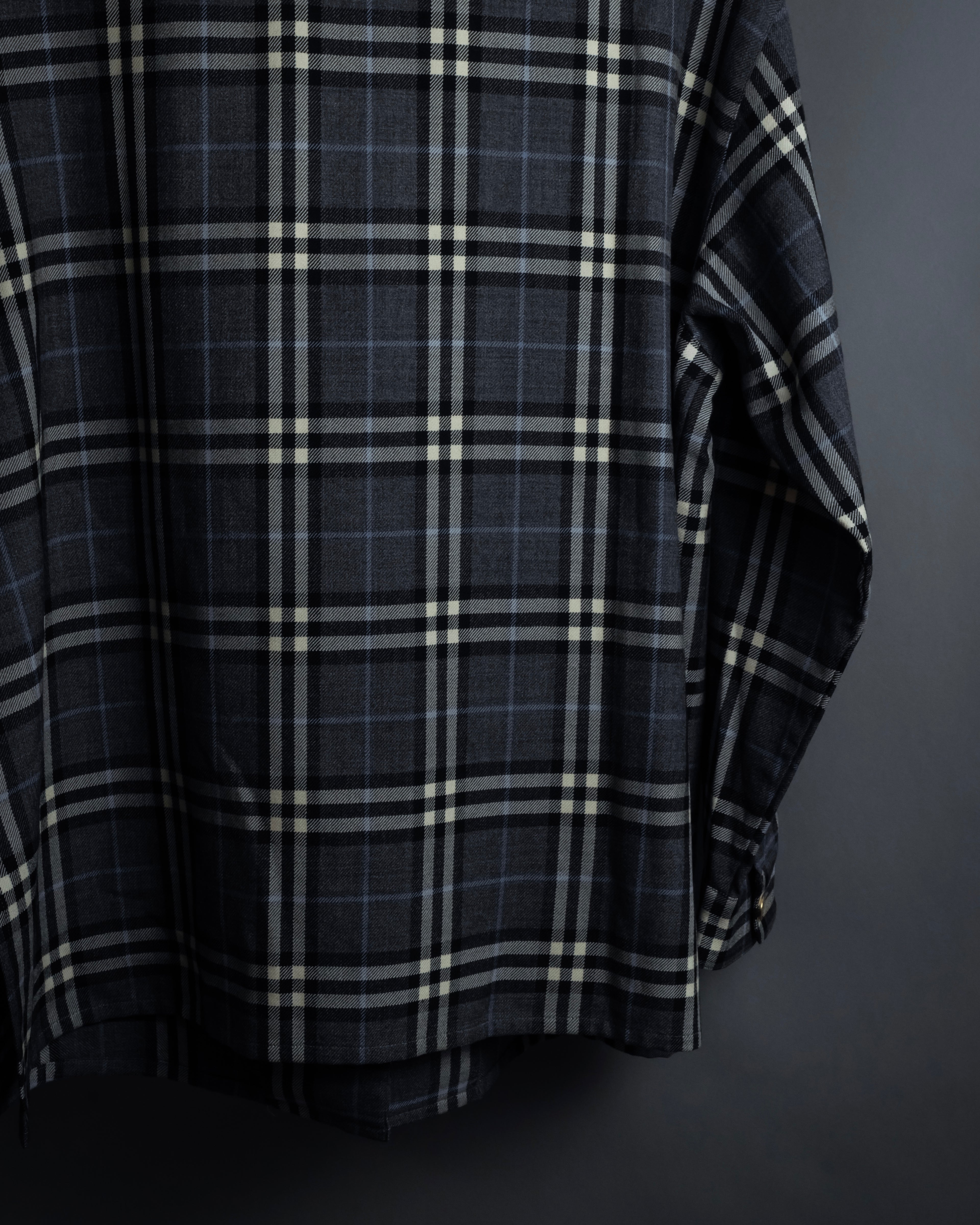 "BURBERRYS" Gold metal button design check pattern wool shirt