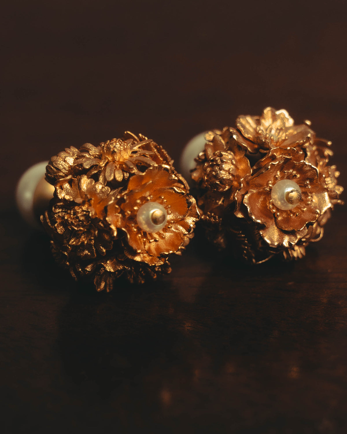 "Christian Dior" 2020's Floral double-sided stud earrings