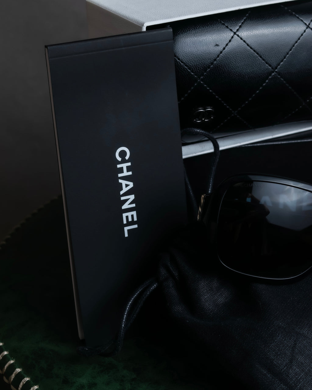 "CHANEL" Matelasse quilted design sunglasses