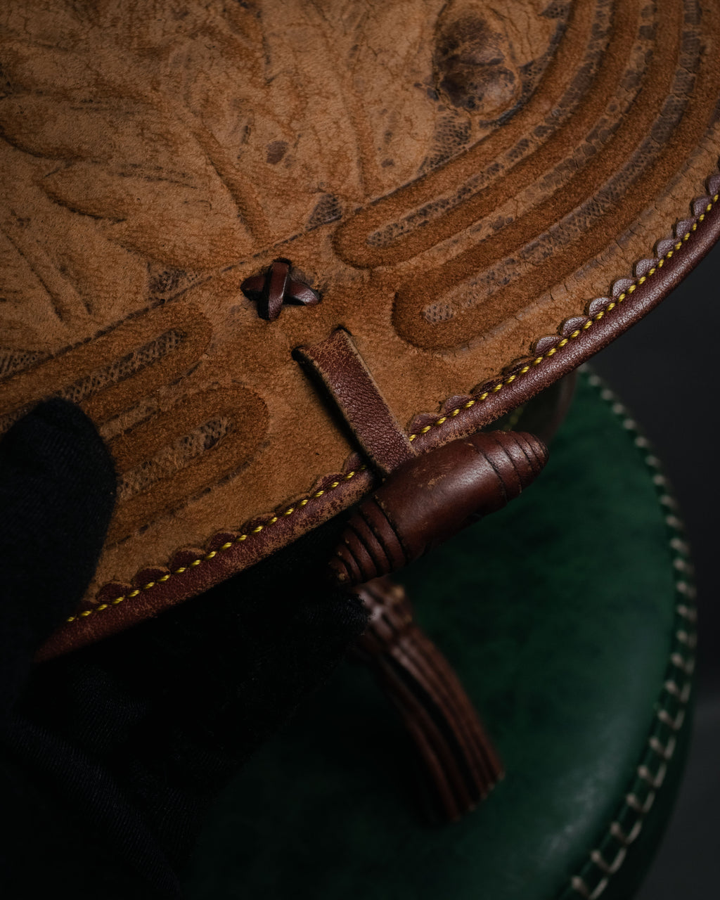 –SPECIAL– “LOEWE” 70’s-80’s Caza Cordobán embossed shoulder bag