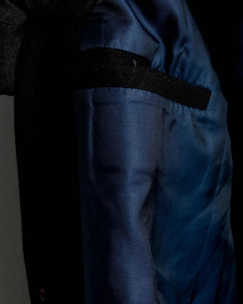 "ARMANI EXCHANGE" Sloth latch design stand color mid-length coat