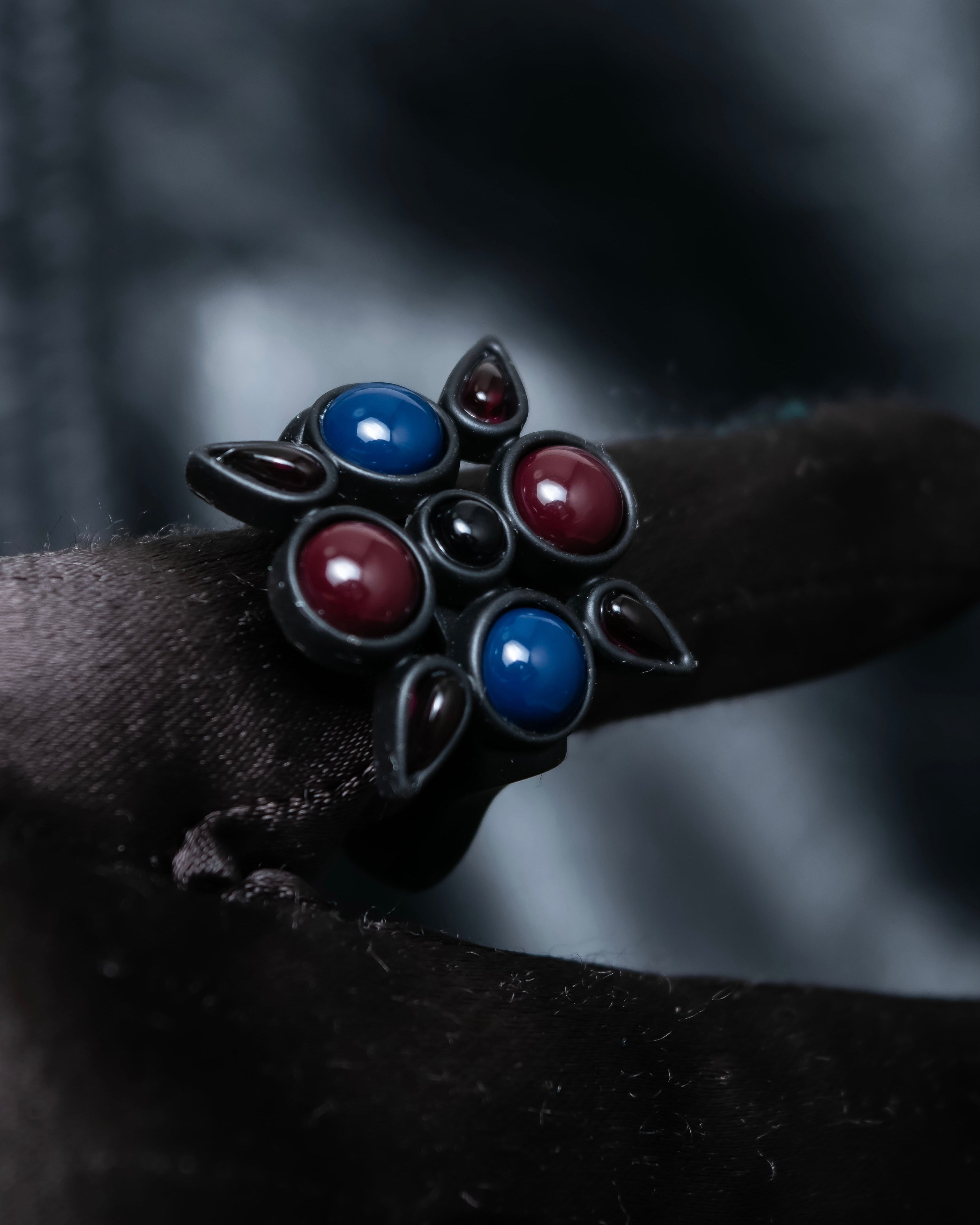 "LOUIS VUITTON"　Geometric color stone ring